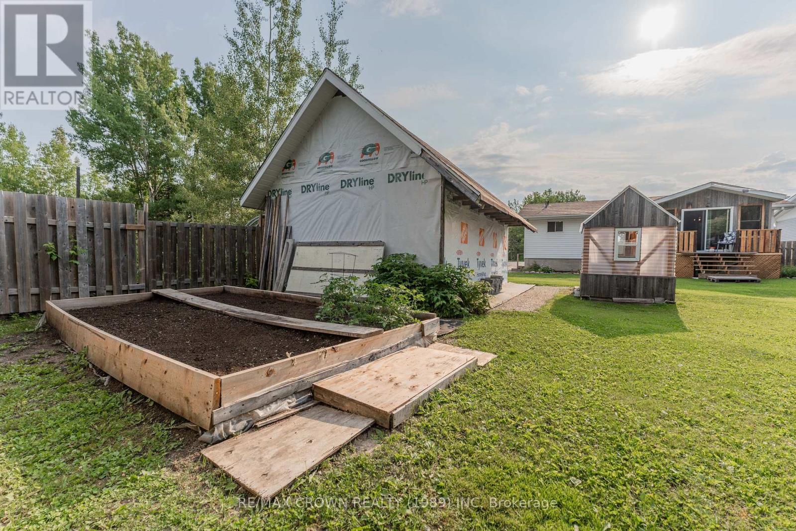 50 Dupont Street, Smooth Rock Falls, Ontario  P0L 2B0 - Photo 5 - T13679092