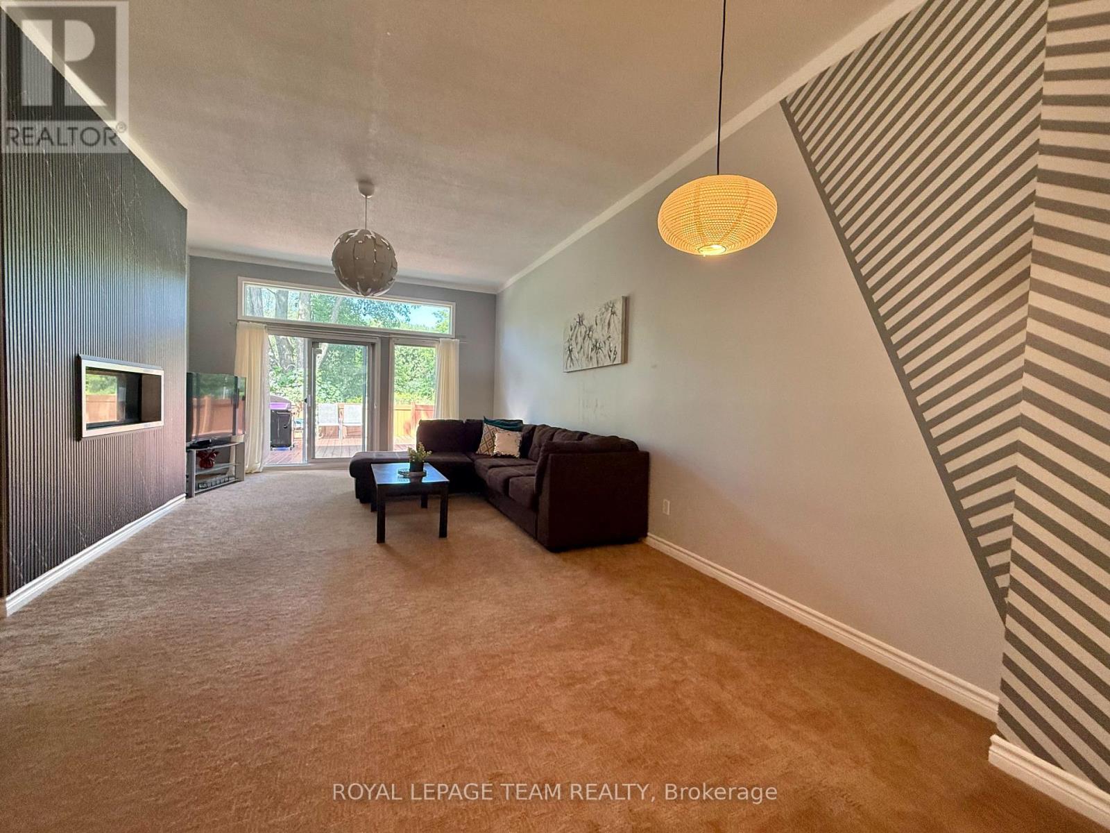 31 Rastila Crescent, Ottawa, Ontario K1T 2C5 - Photo 4 - X13679084