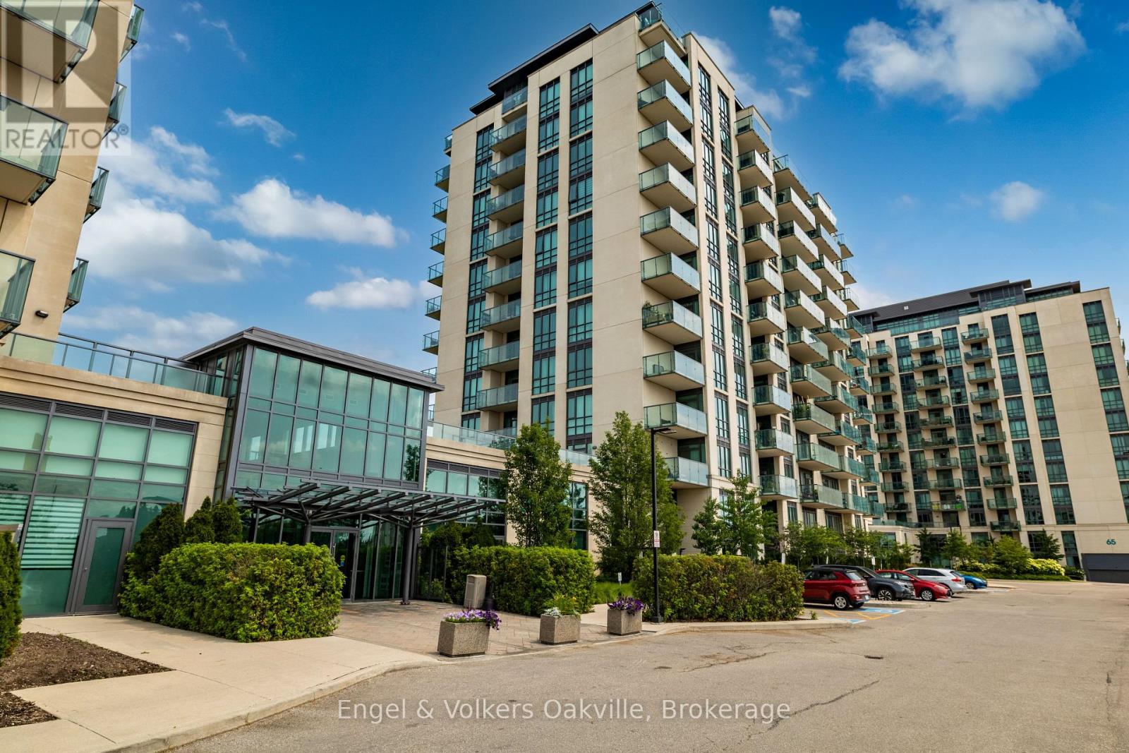 1204 - 55 Yorkland Boulevard, Brampton, Ontario  L6P 4K9 - Photo 3 - W13679094