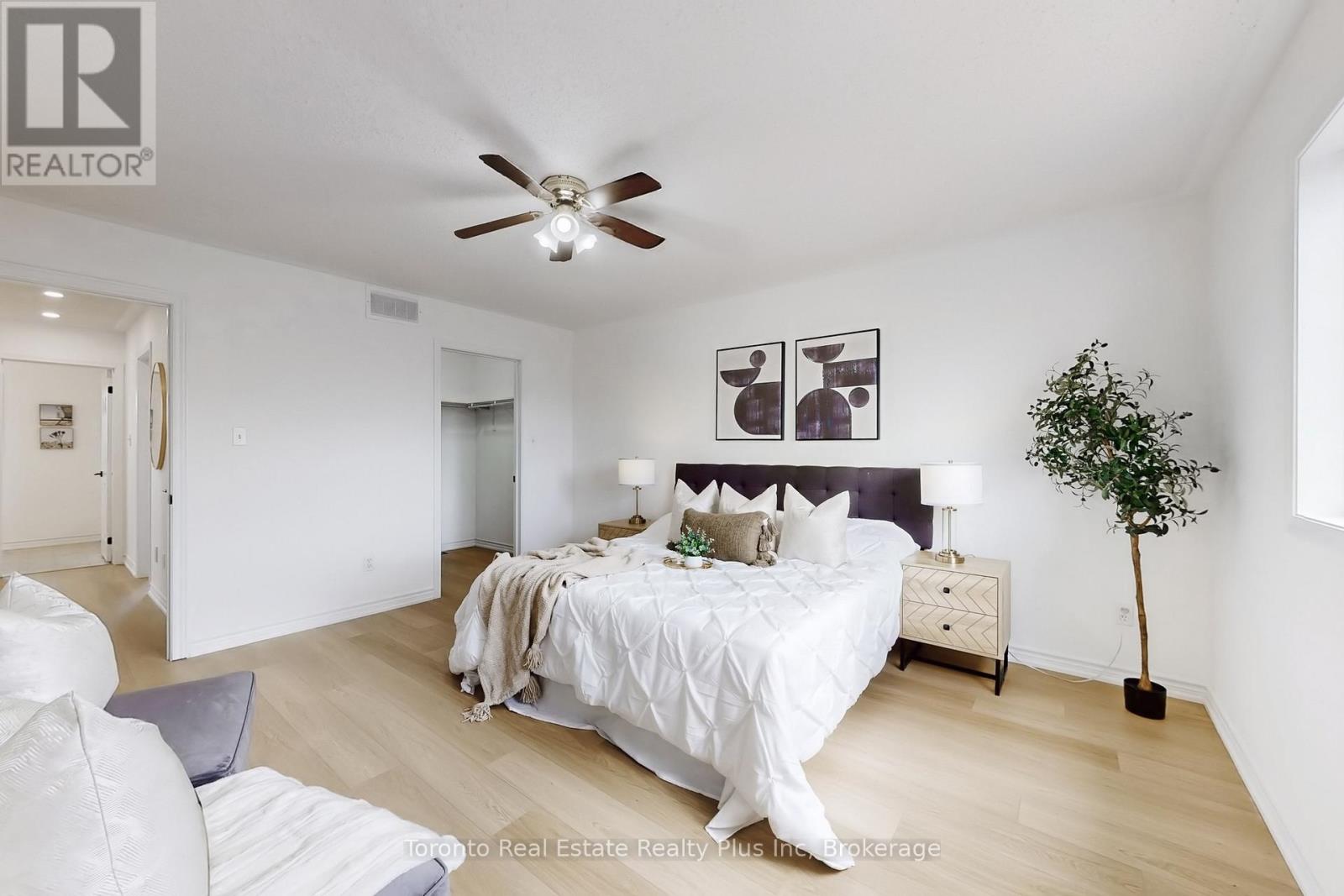 1303 Macinally Court, Oshawa, Ontario  L1K 0B6 - Photo 16 - E13679104