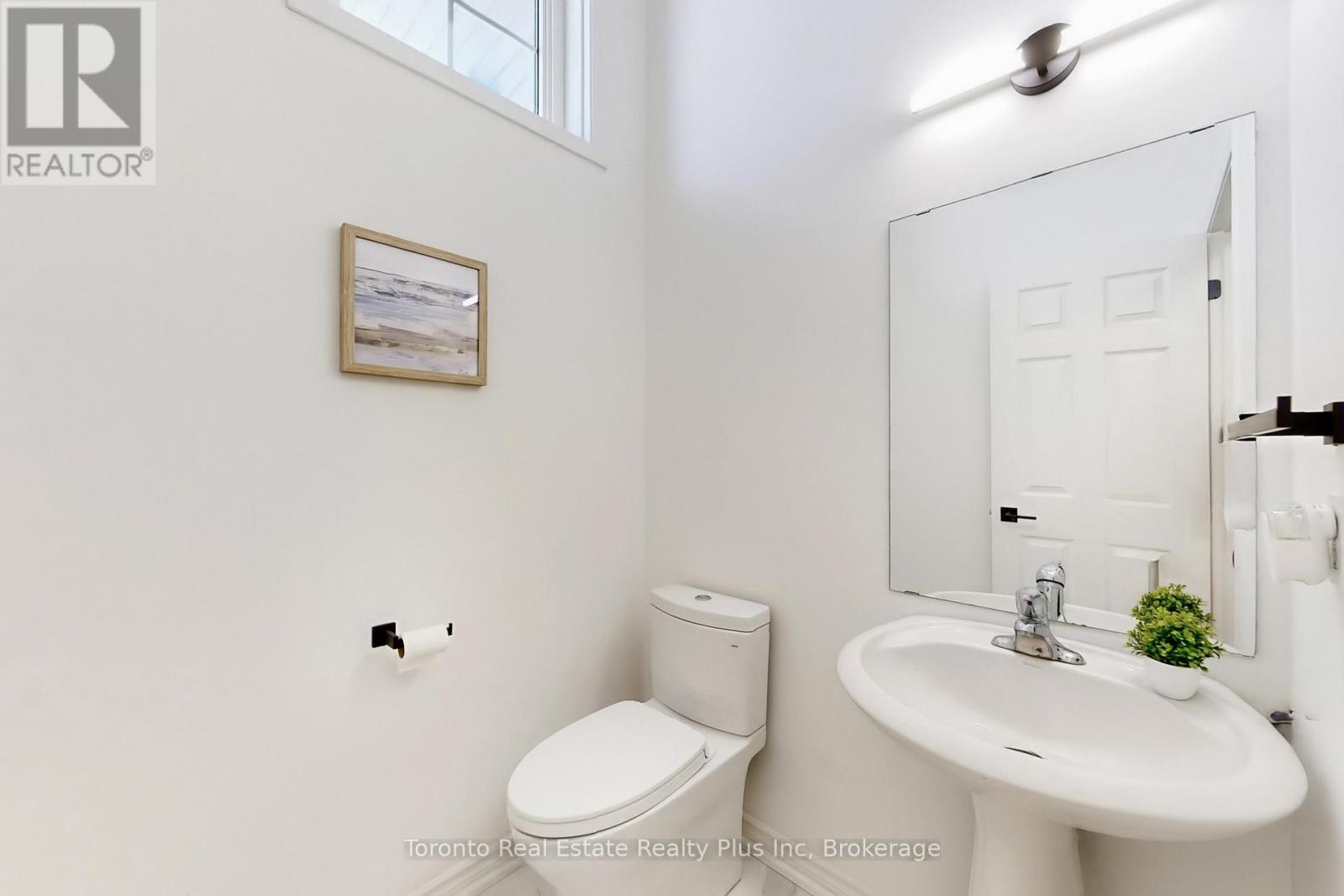 1303 Macinally Court, Oshawa, Ontario  L1K 0B6 - Photo 9 - E13679104