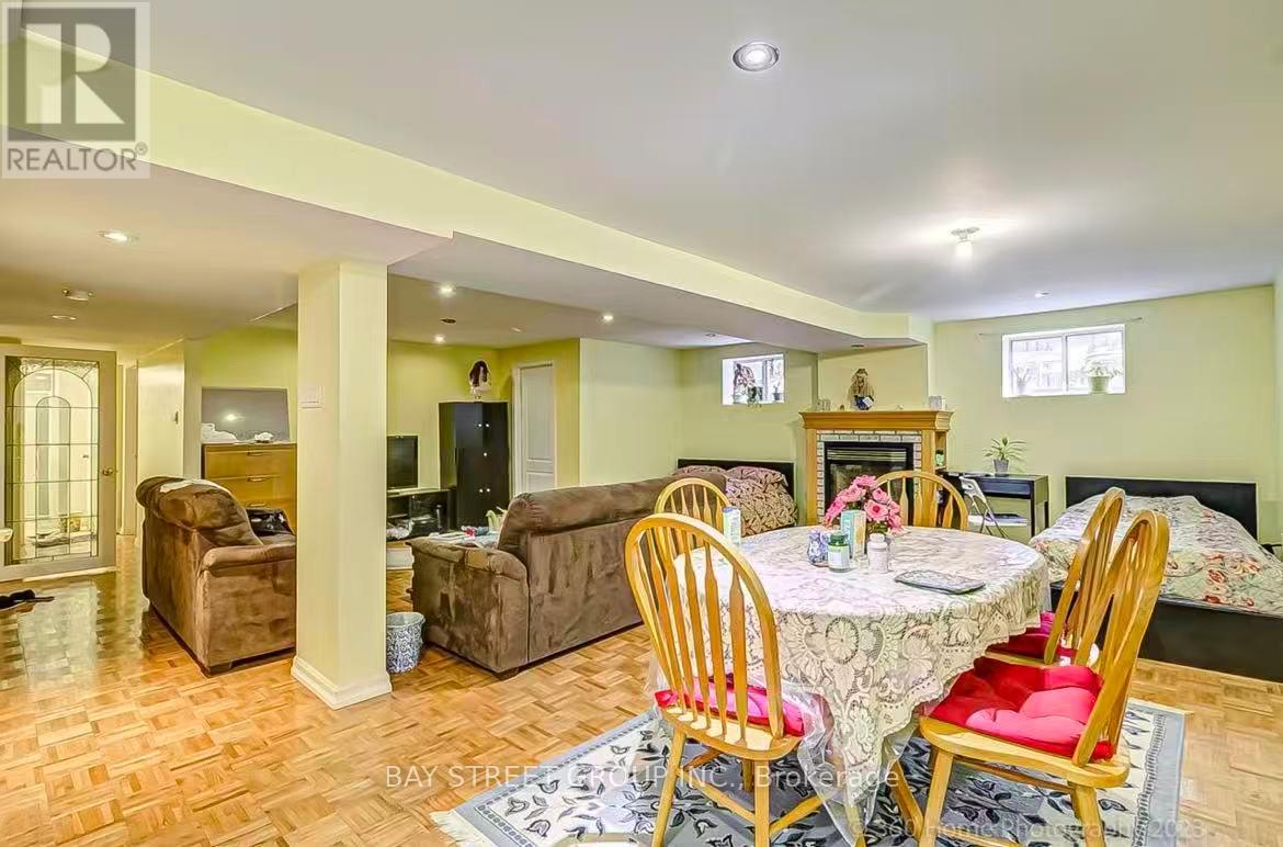 Lower - 497 Lynett Crescent, Richmond Hill, Ontario L4C 2V8 - Photo 2 - N13679098