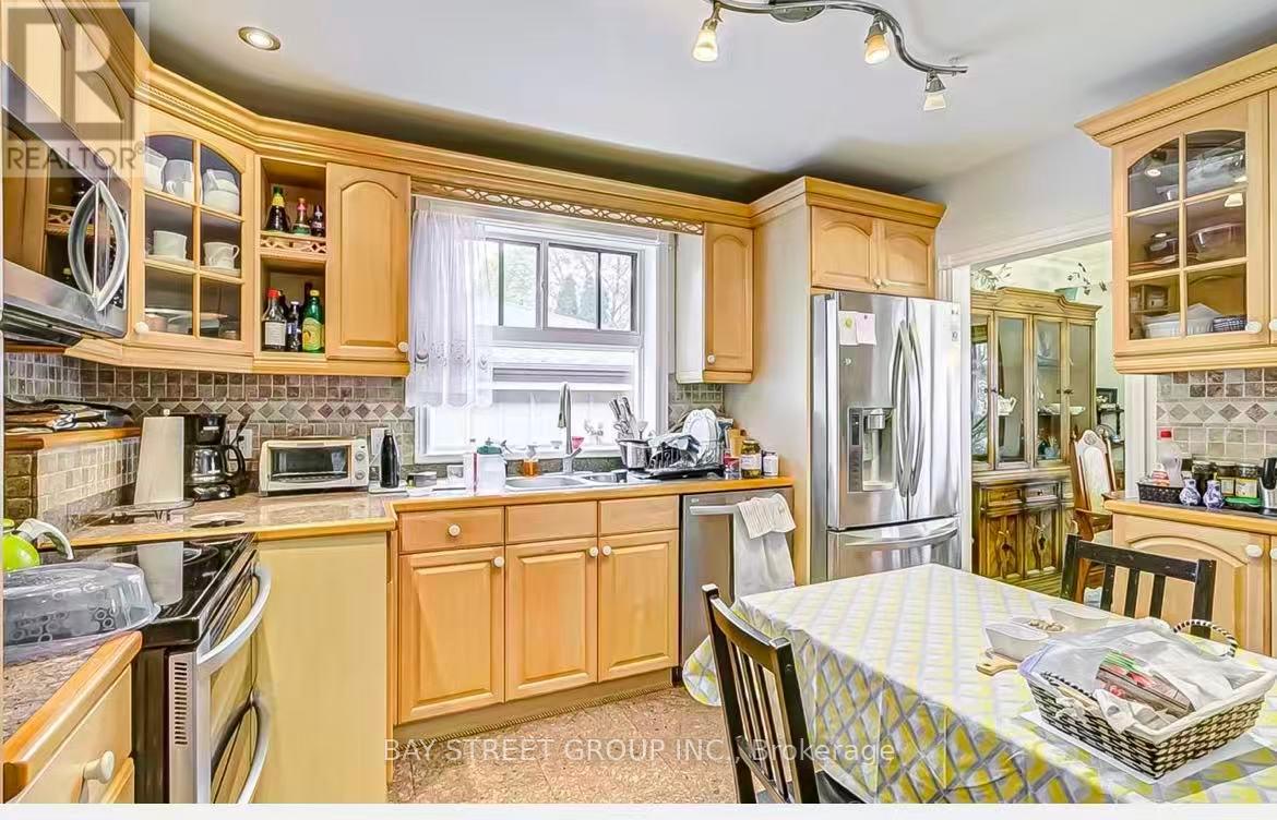 Main - 497 Lynett Crescent, Richmond Hill (Crosby), Ontario  L4C 2V8 - Photo 3 - N13679100