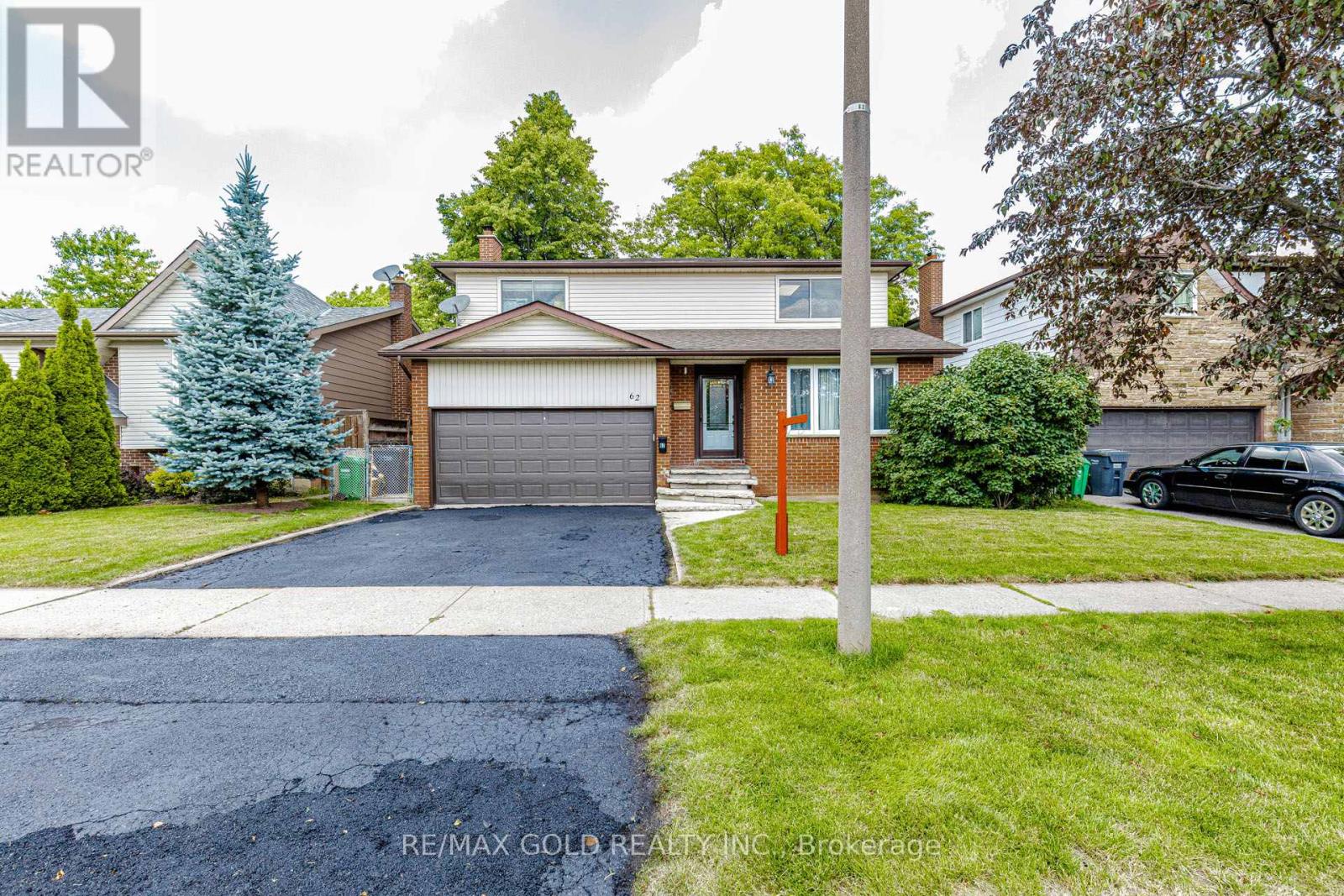62 Charters Road, Brampton, Ontario  L6V 2S5 - Photo 2 - W13679076