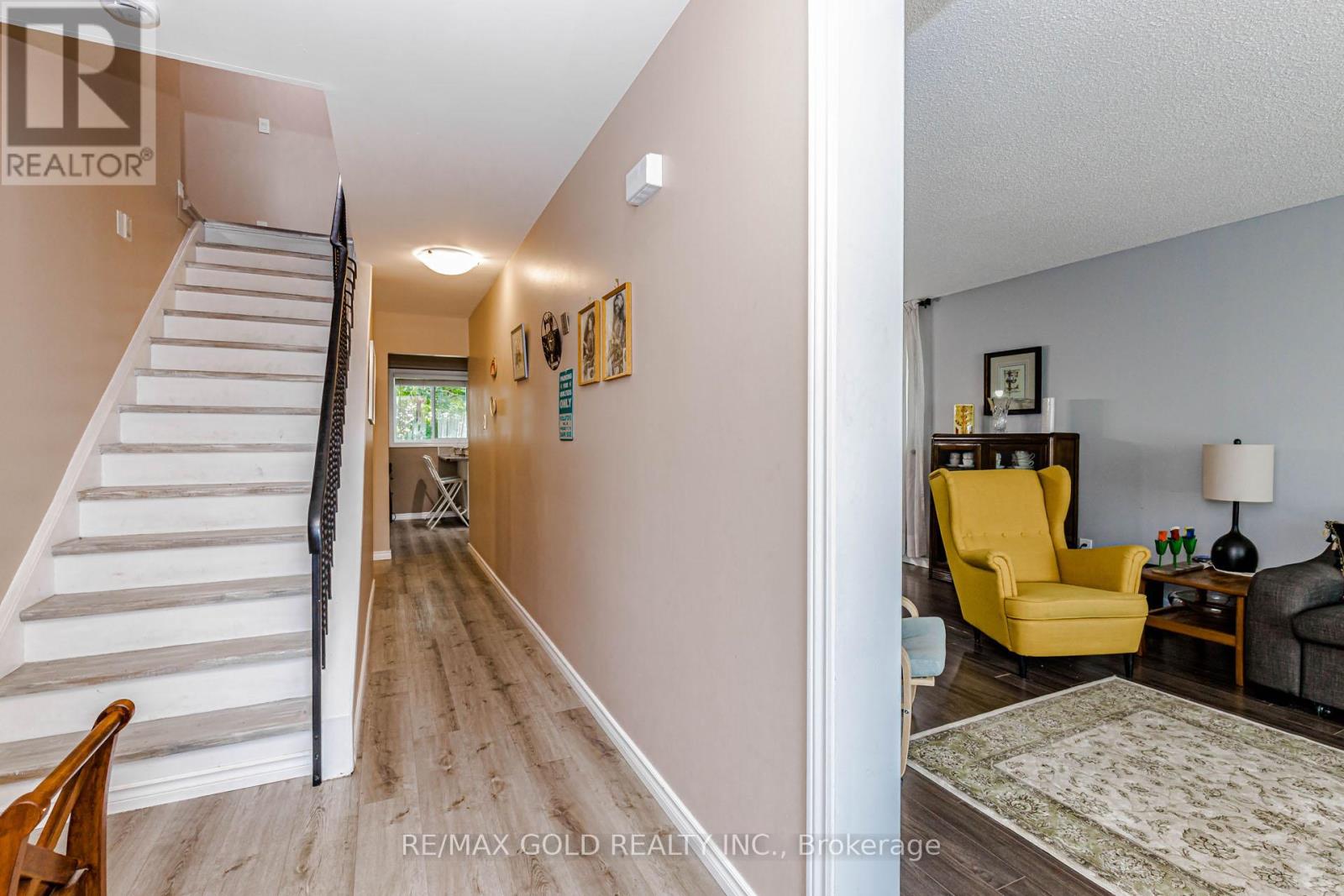 62 Charters Road, Brampton, Ontario  L6V 2S5 - Photo 4 - W13679076