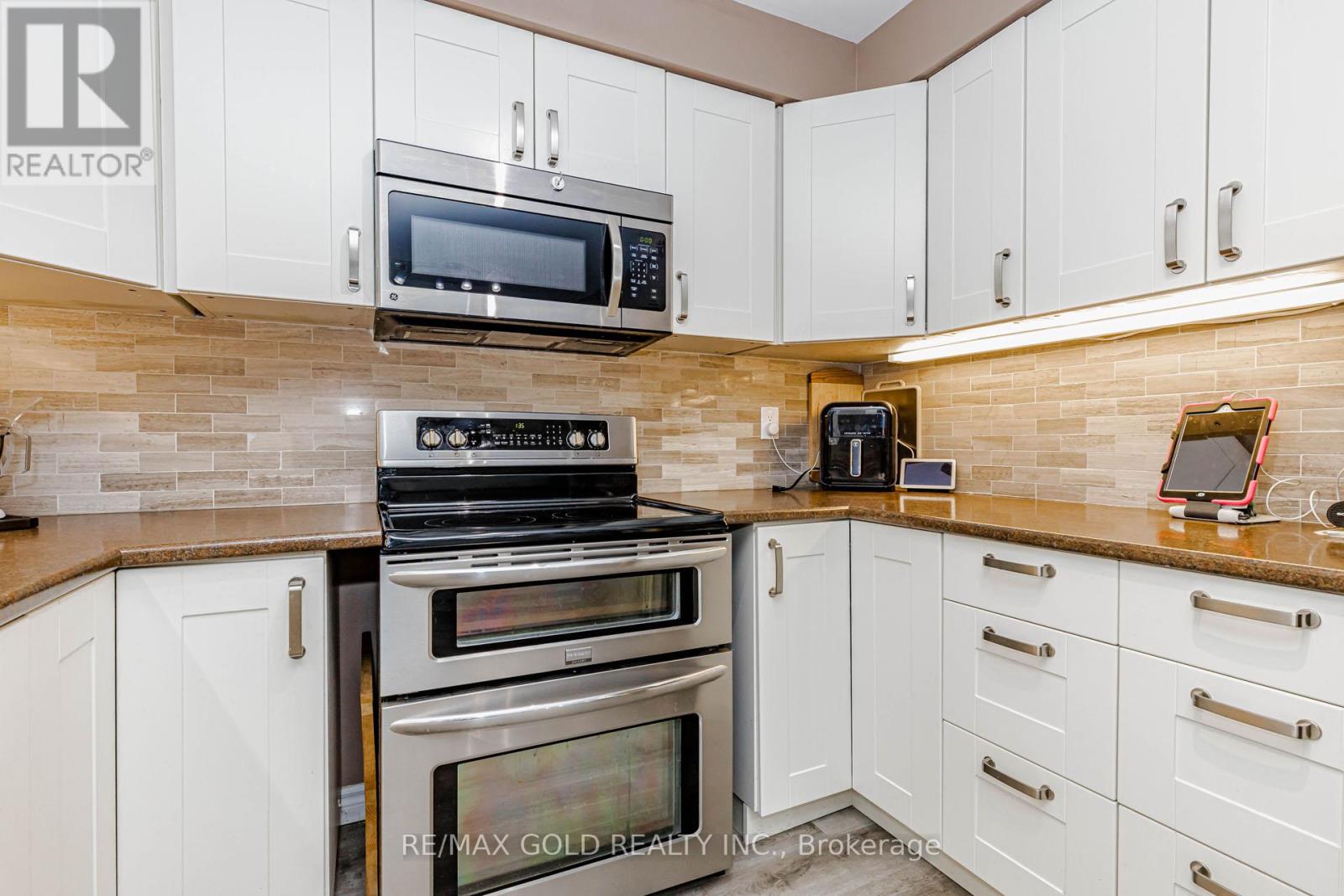 62 Charters Road, Brampton, Ontario  L6V 2S5 - Photo 9 - W13679076