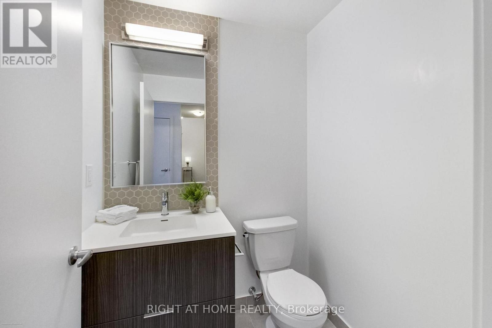 1602 - 2520 Eglinton Avenue W, Mississauga, Ontario  L5M 0Y4 - Photo 11 - W13679078