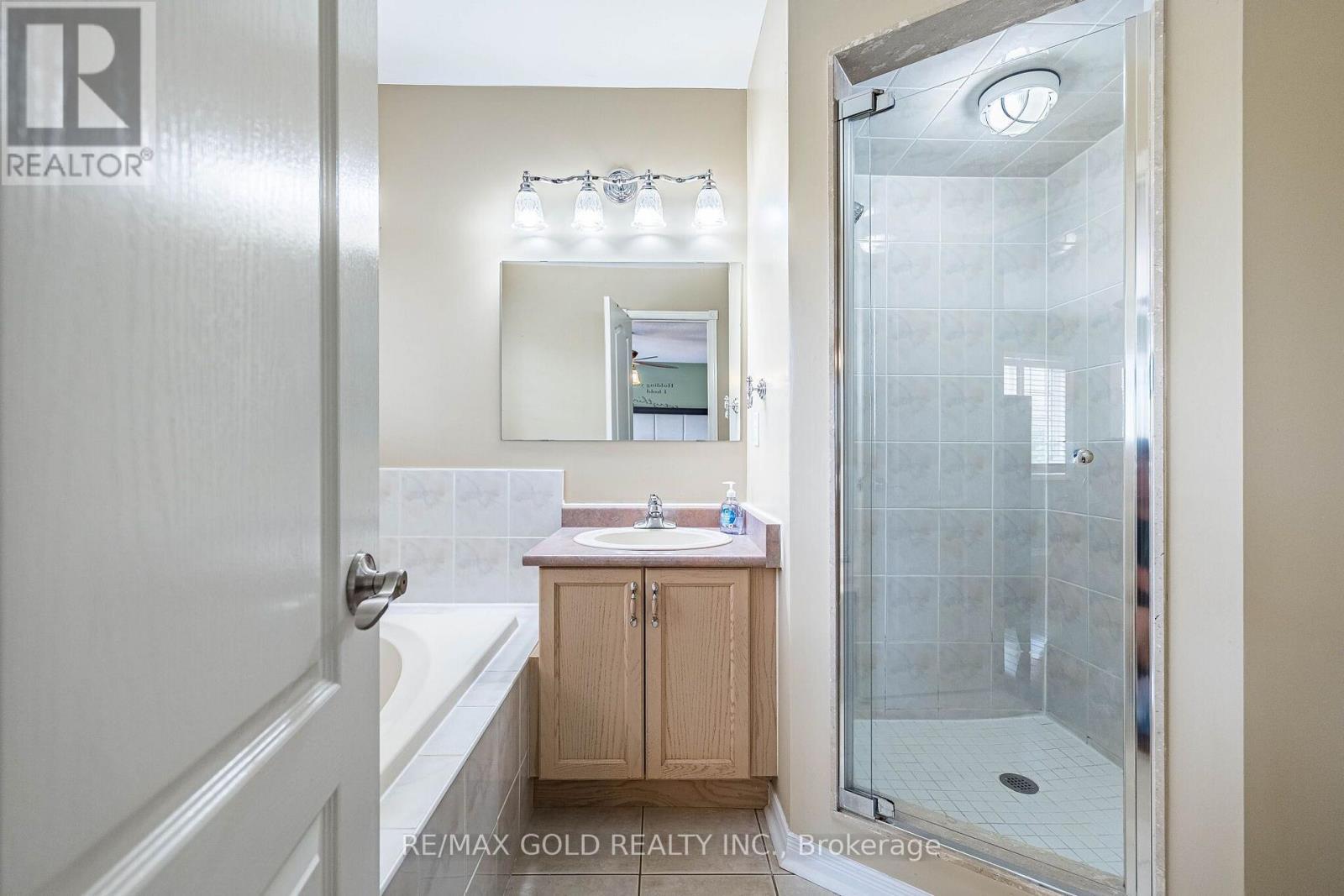 48 Redfinch Way, Brampton, Ontario  L7A 2B2 - Photo 19 - W13679112