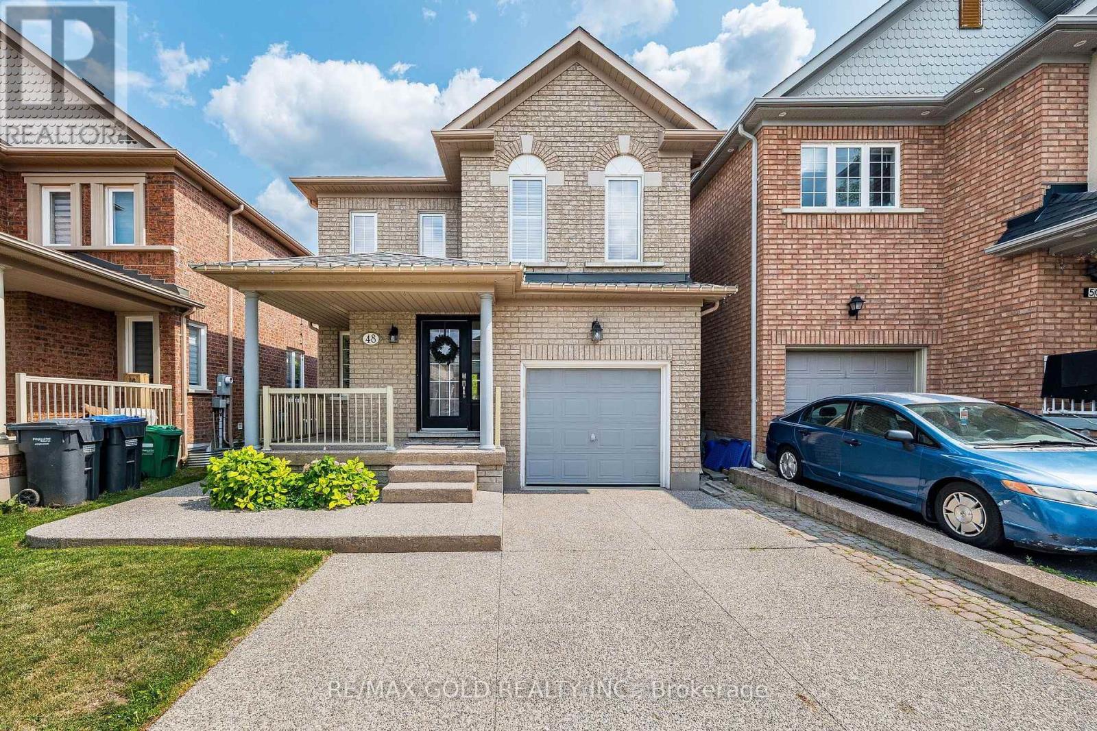 48 Redfinch Way, Brampton, Ontario  L7A 2B2 - Photo 2 - W13679112