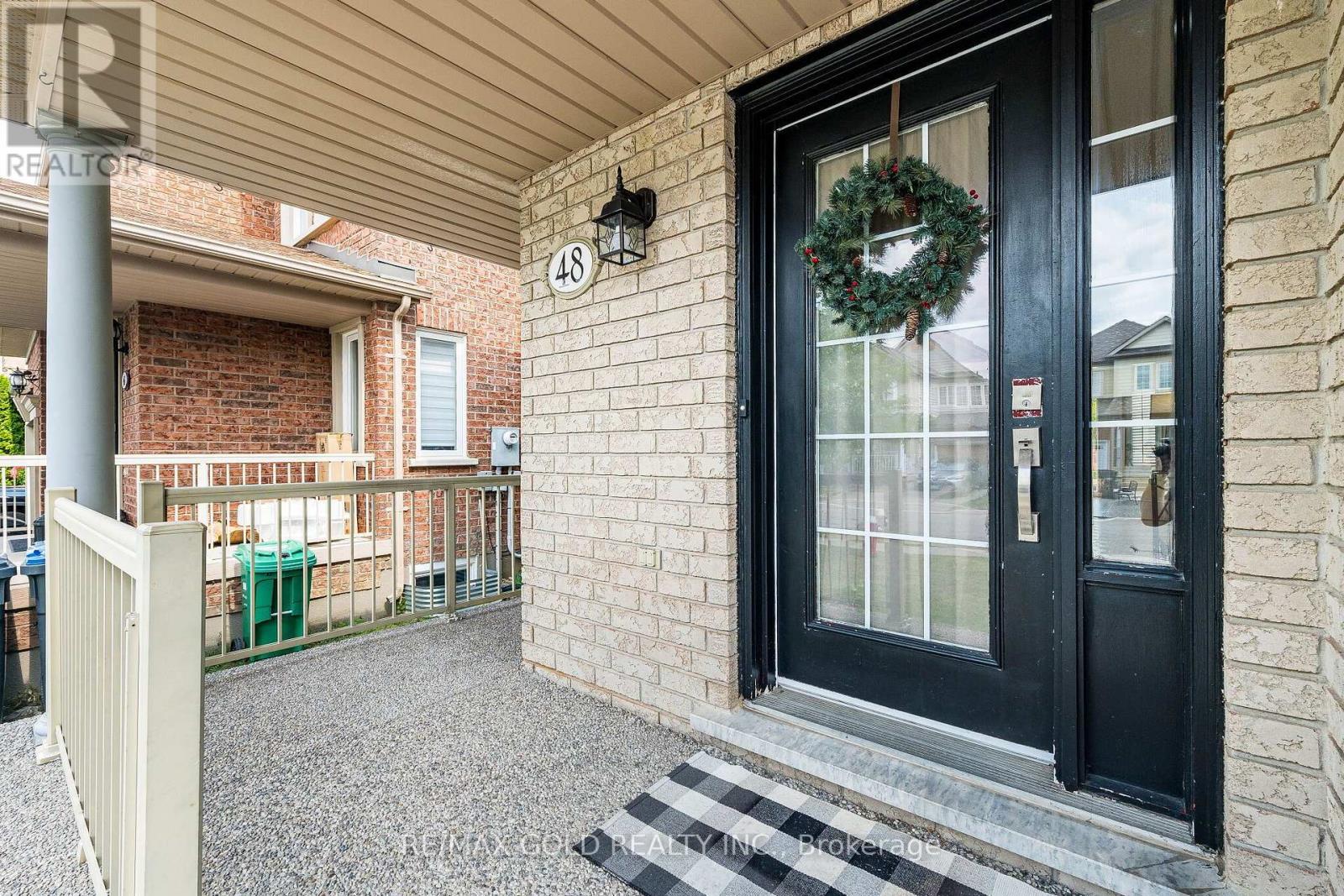 48 Redfinch Way, Brampton, Ontario  L7A 2B2 - Photo 3 - W13679112