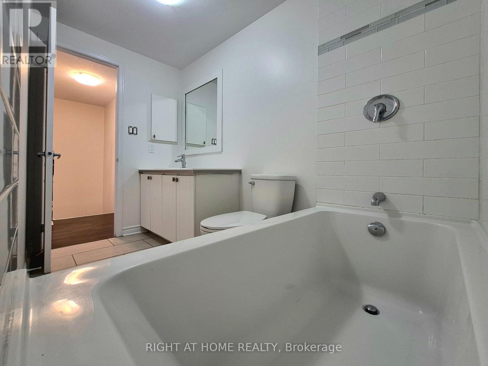 21 Mccullock Crescent, Ajax, Ontario  L1T 3X1 - Photo 21 - E13660710