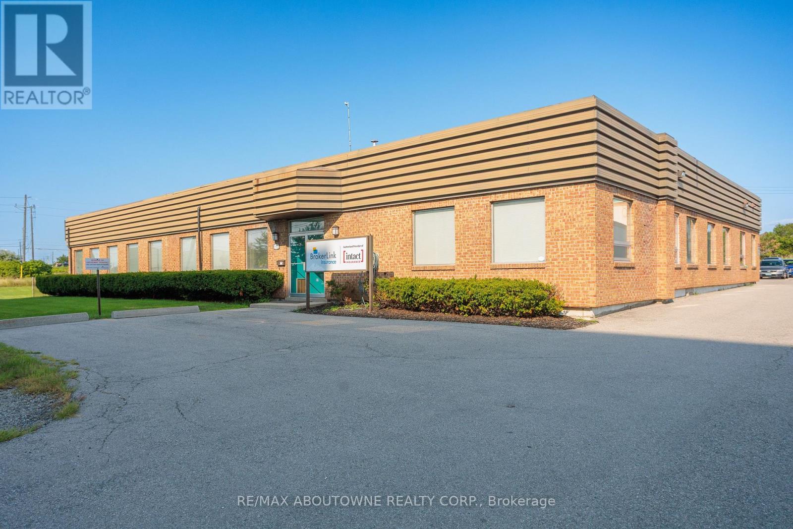 349 Davis Road, Oakville, Ontario  L6J 2X2 - Photo 2 - W13658172