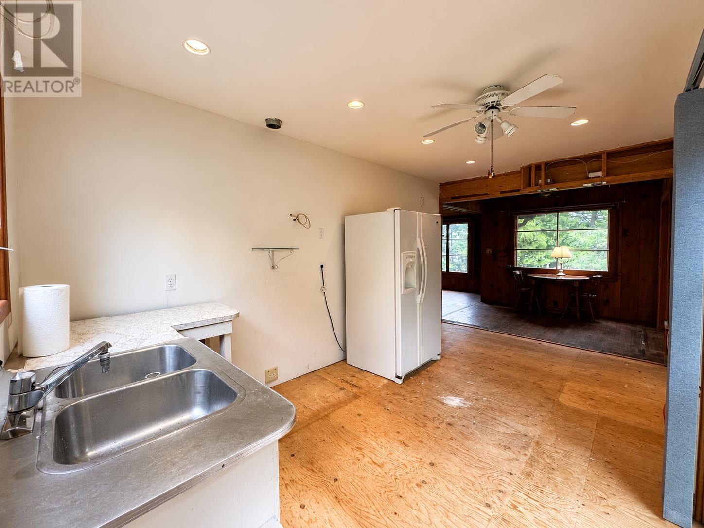 3045 Bay St, Hilton Beach, Ontario  P0R 1G0 - Photo 21 - SM262161