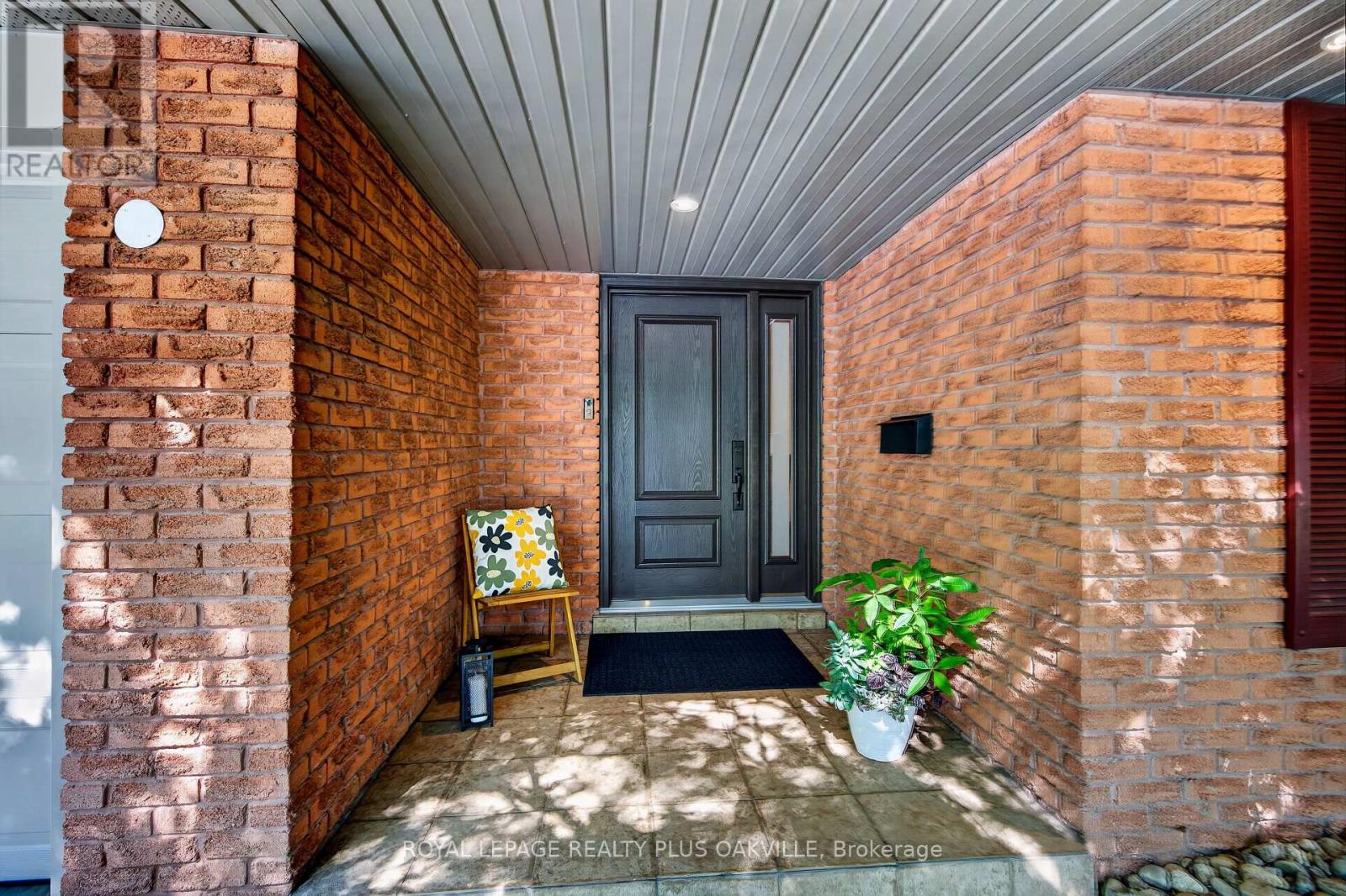 4527 Concord Place, Burlington, Ontario  L7L 1J5 - Photo 3 - W13648390