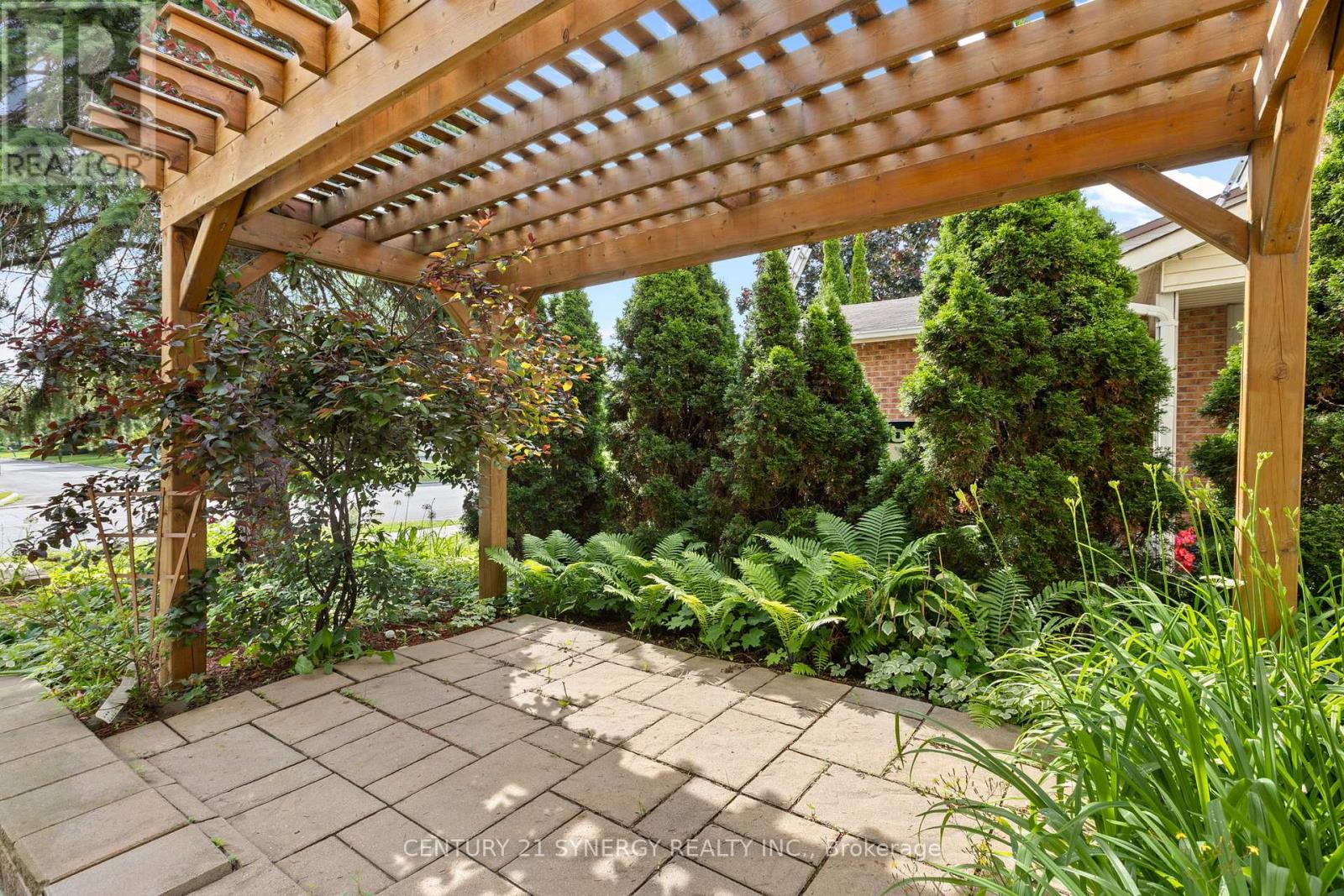1626 Prestwick Drive, Ottawa, Ontario  K1E 2Y1 - Photo 3 - X13482400