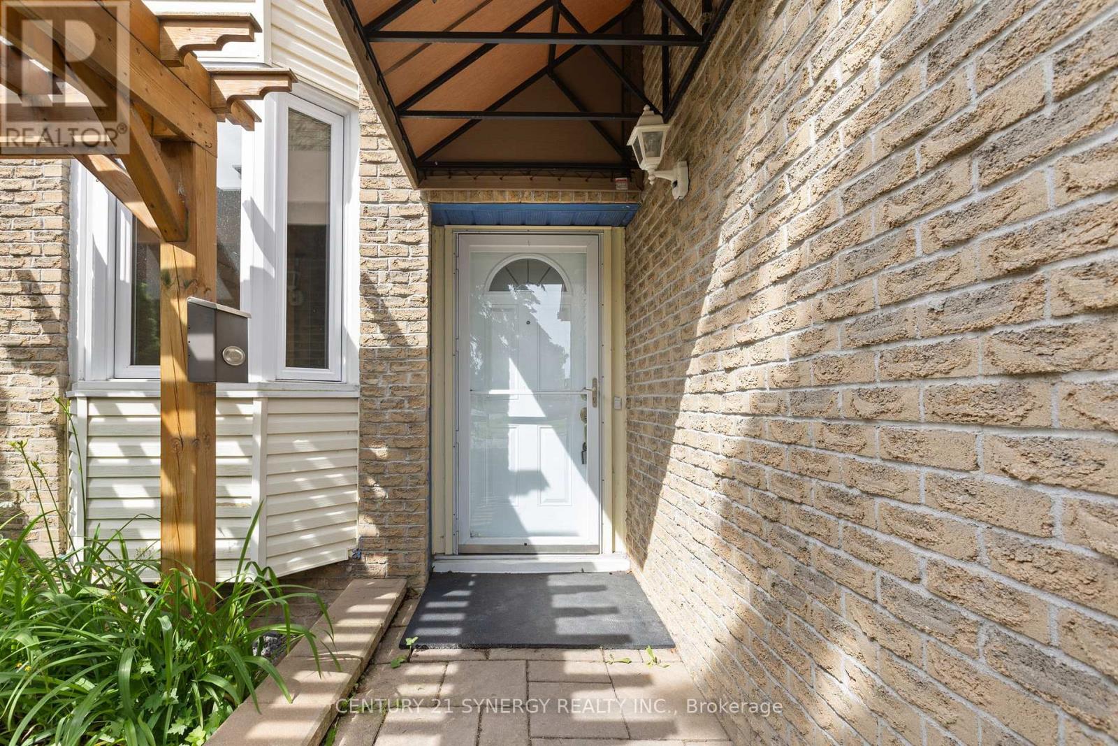 1626 Prestwick Drive, Ottawa, Ontario  K1E 2Y1 - Photo 5 - X13482400