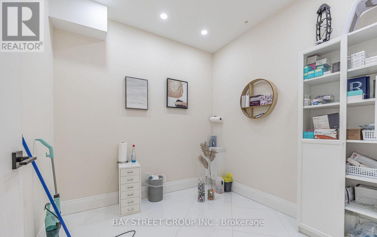 515 Wilson Avenue, Toronto, Ontario  M3H 1V1 - Photo 16 - C13679132