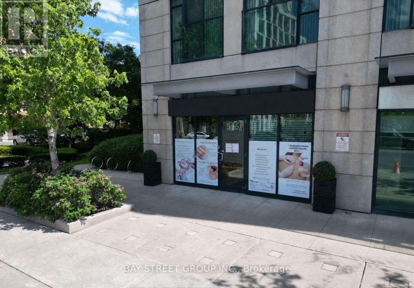 515 Wilson Avenue, Toronto, Ontario  M3H 1V1 - Photo 2 - C13679132