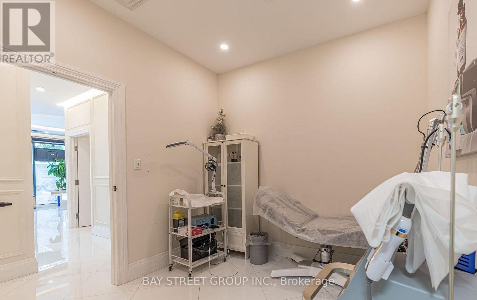515 Wilson Avenue, Toronto, Ontario  M3H 1V1 - Photo 9 - C13679132
