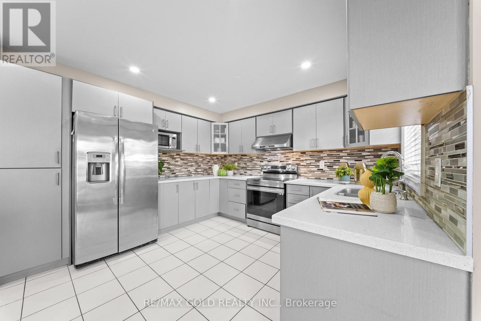 119 Mountainash Road, Brampton, Ontario L6R 1H8 - Photo 21 - W13678988