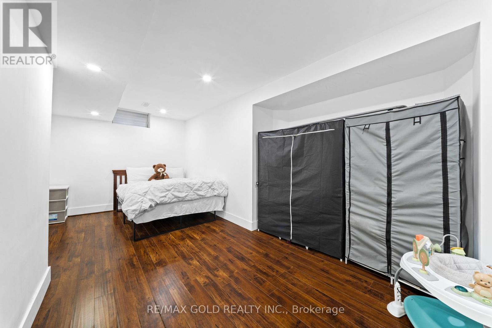 119 Mountainash Road, Brampton, Ontario L6R 1H8 - Photo 12 - W13678988