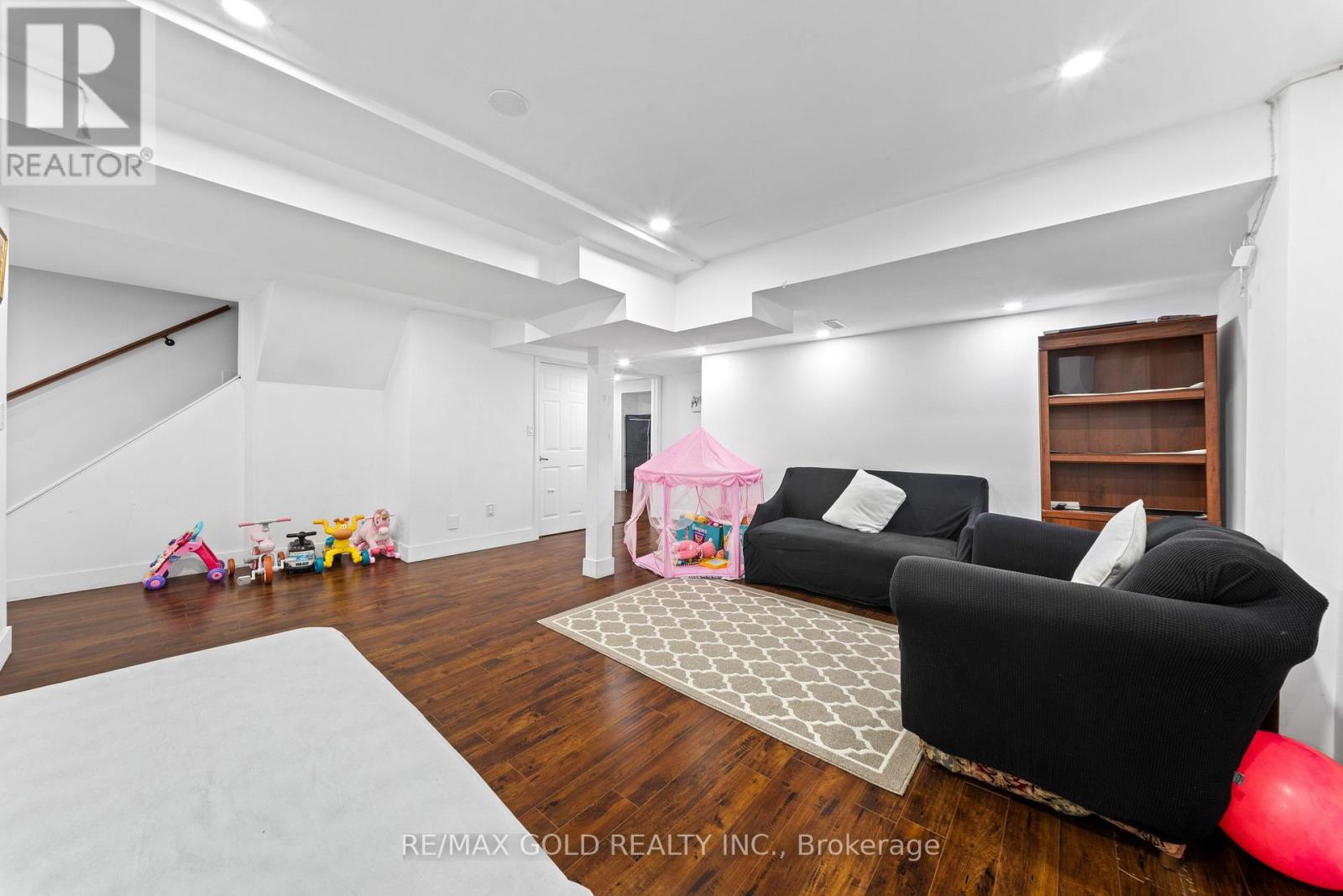 119 Mountainash Road, Brampton, Ontario L6R 1H8 - Photo 20 - W13678988