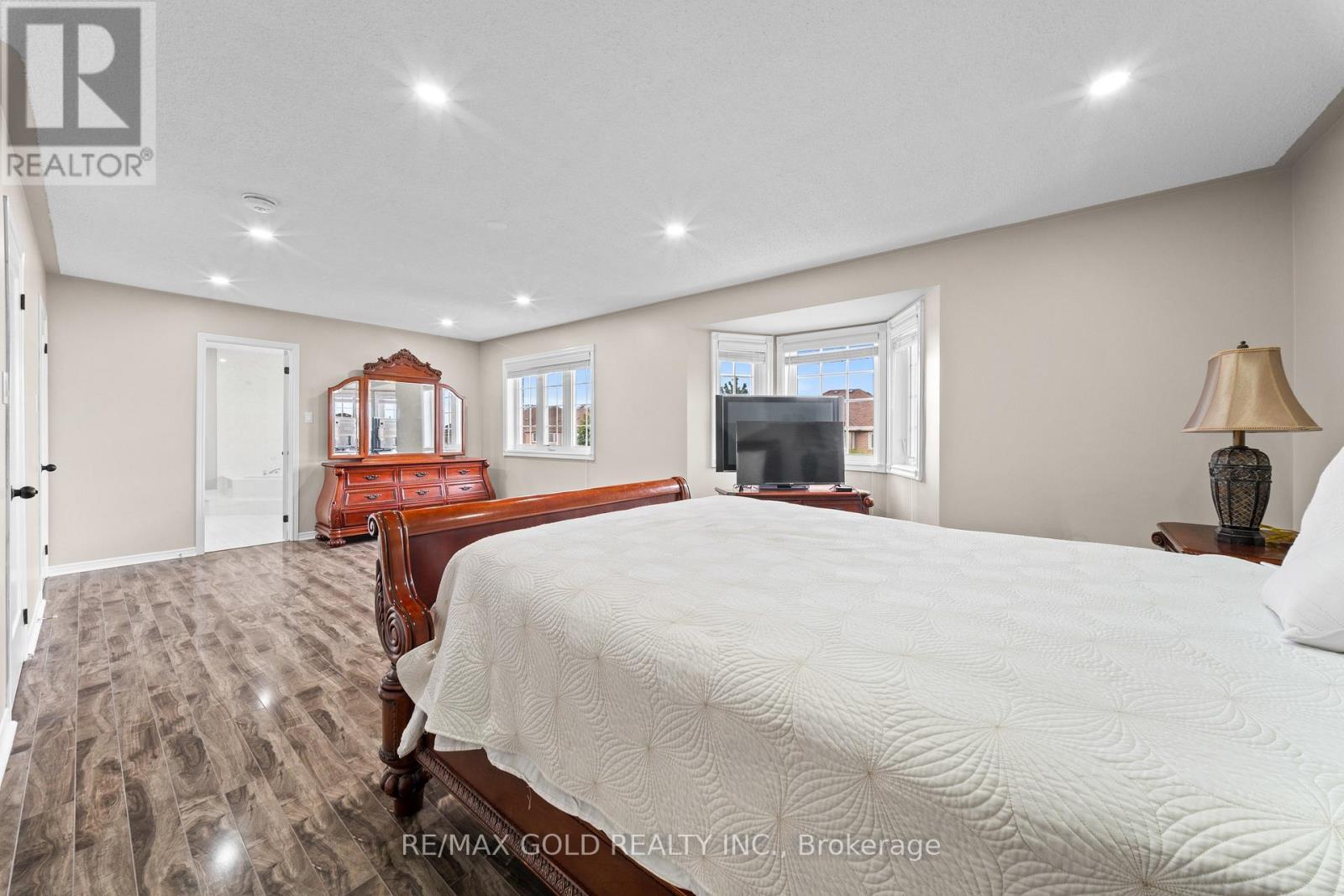 119 Mountainash Road, Brampton, Ontario L6R 1H8 - Photo 22 - W13678988