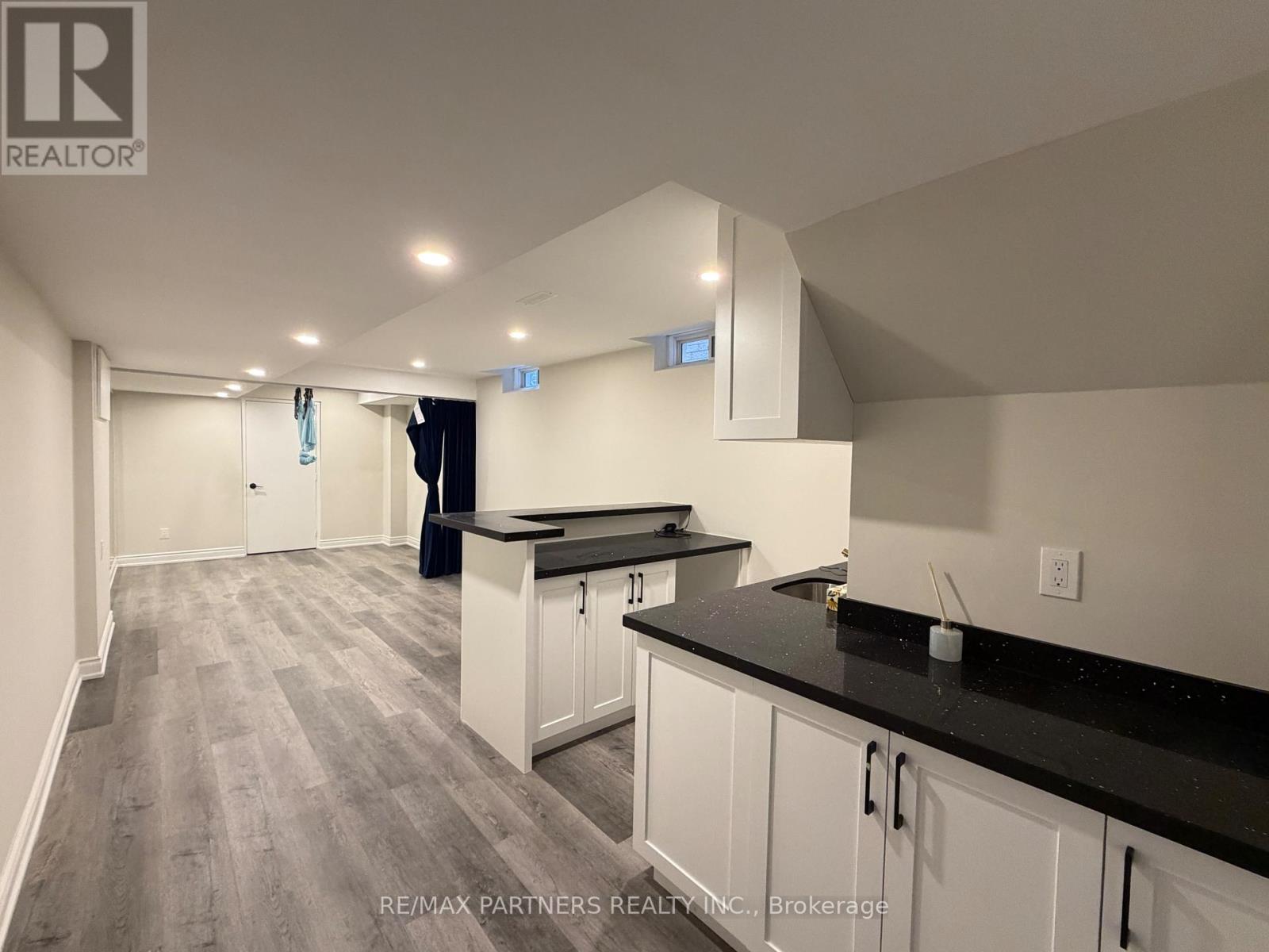 21 Russell Hill Road, Markham, Ontario  L6C 2L8 - Photo 9 - N13678448