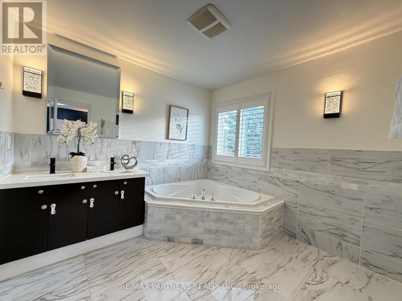 21 Russell Hill Road, Markham, Ontario  L6C 2L8 - Photo 18 - N13678448