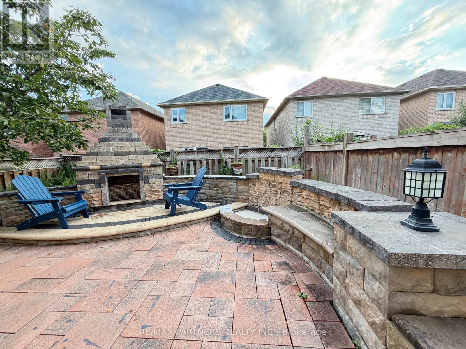 21 Russell Hill Road, Markham, Ontario  L6C 2L8 - Photo 8 - N13678448