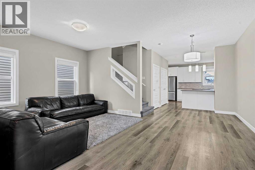 333 Ravenstern Link SE, Airdrie, Alberta  T4A 0W5 - Photo 2 - A2337235