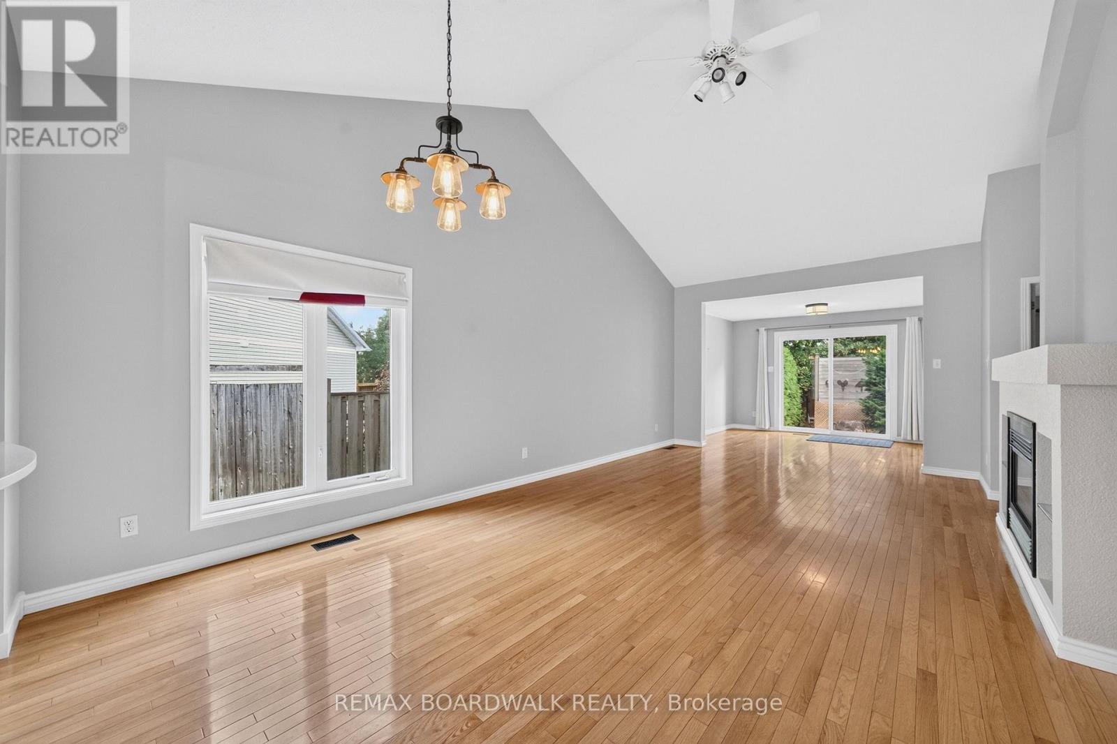 22 Burnstead Crescent, Ottawa, Ontario  K2M 2T7 - Photo 4 - X13679162