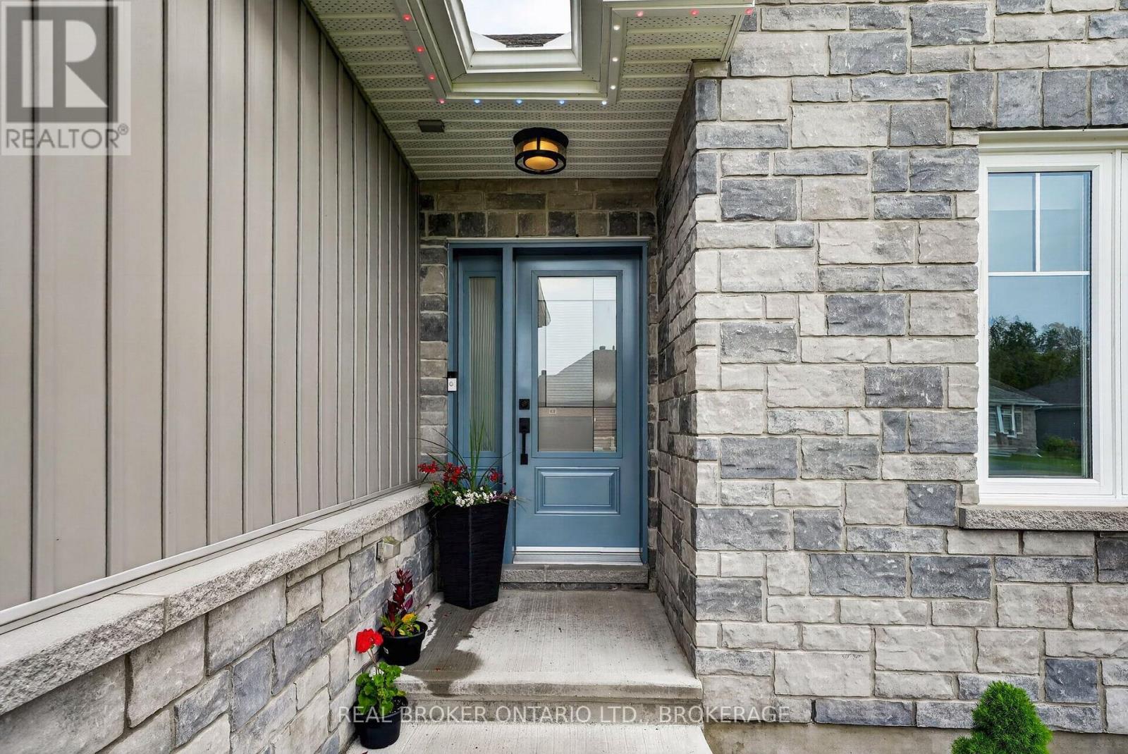 31 Hilda Street, South Stormont, Ontario  K0C 1P0 - Photo 3 - X13679172