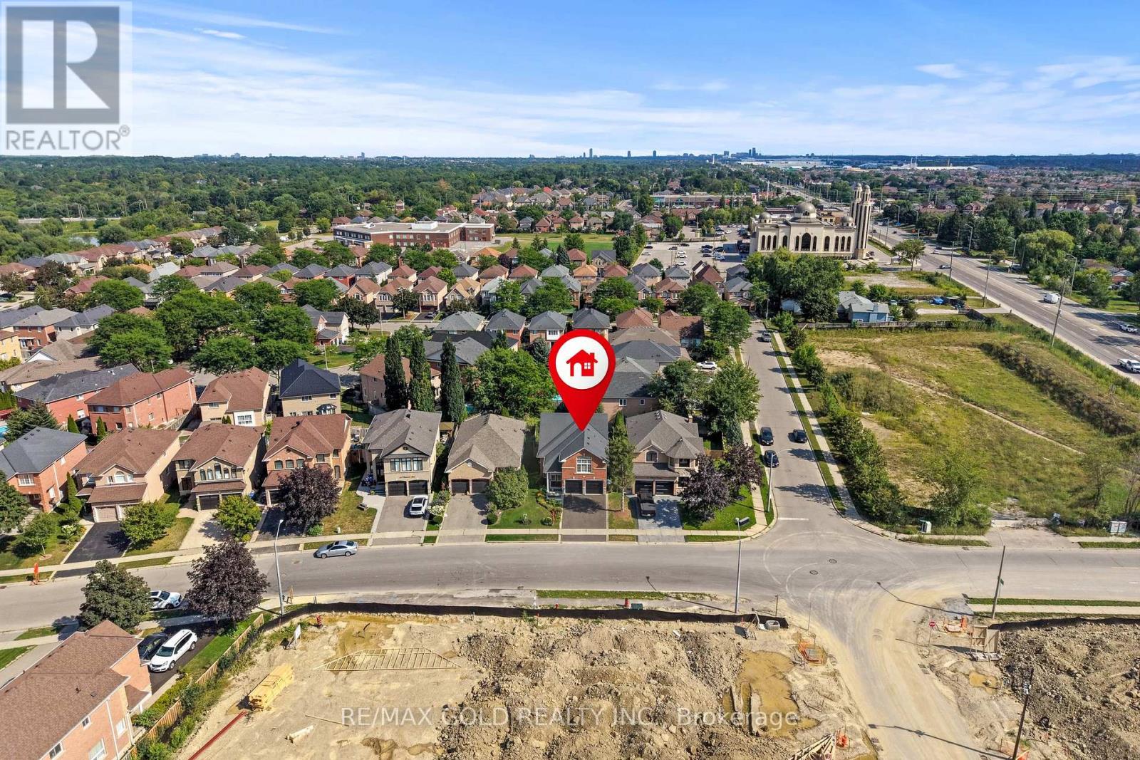 26 Highwood Road, Brampton, Ontario  L6Z 4T7 - Photo 5 - W13679170