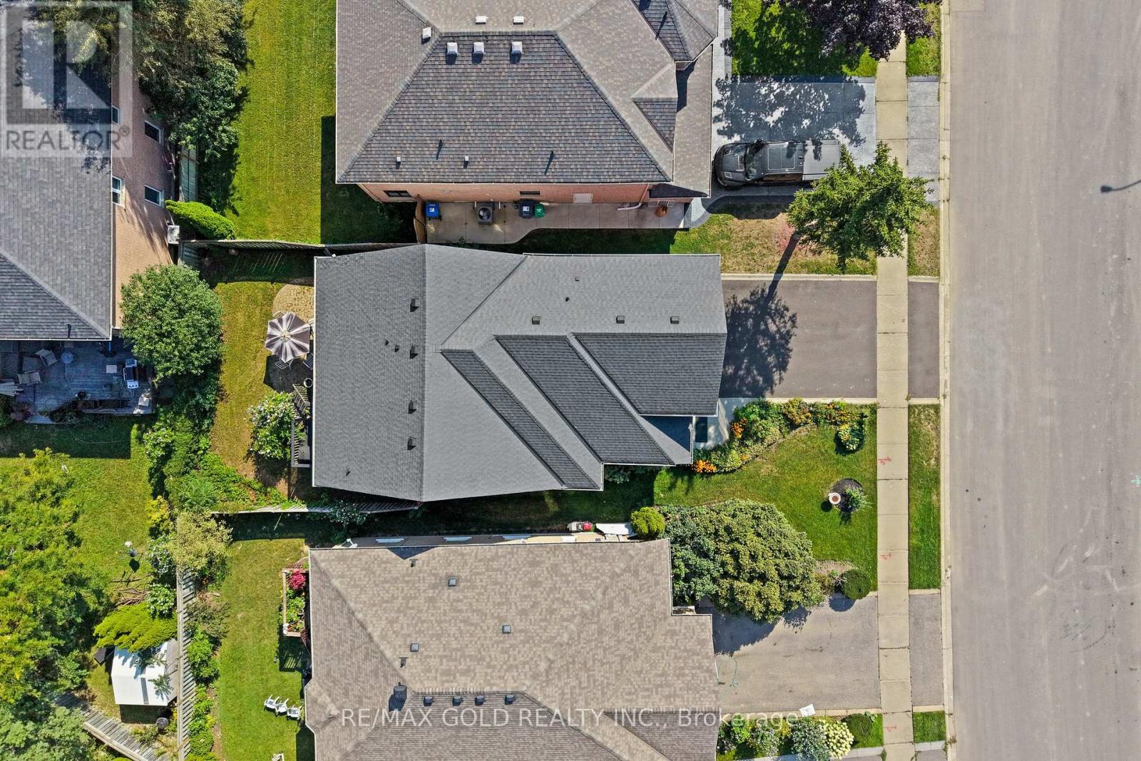 26 Highwood Road, Brampton, Ontario  L6Z 4T7 - Photo 6 - W13679170