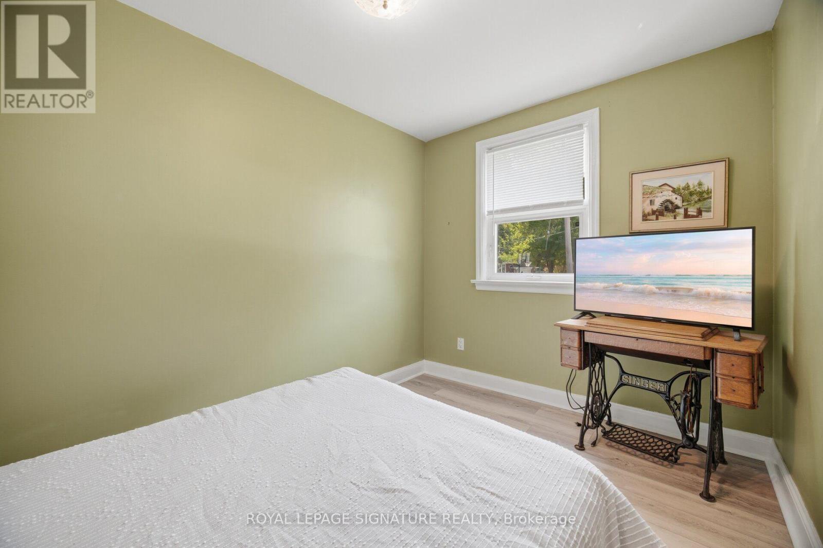 10 Elmview Court, Toronto, Ontario  M9A 2T8 - Photo 21 - W13679174