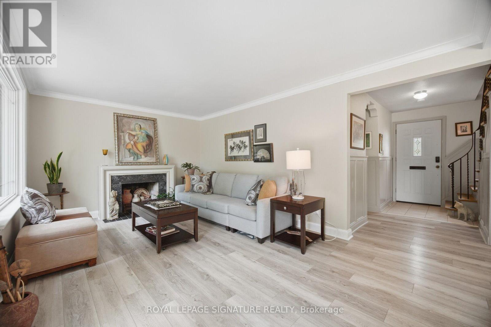 10 Elmview Court, Toronto, Ontario  M9A 2T8 - Photo 7 - W13679174