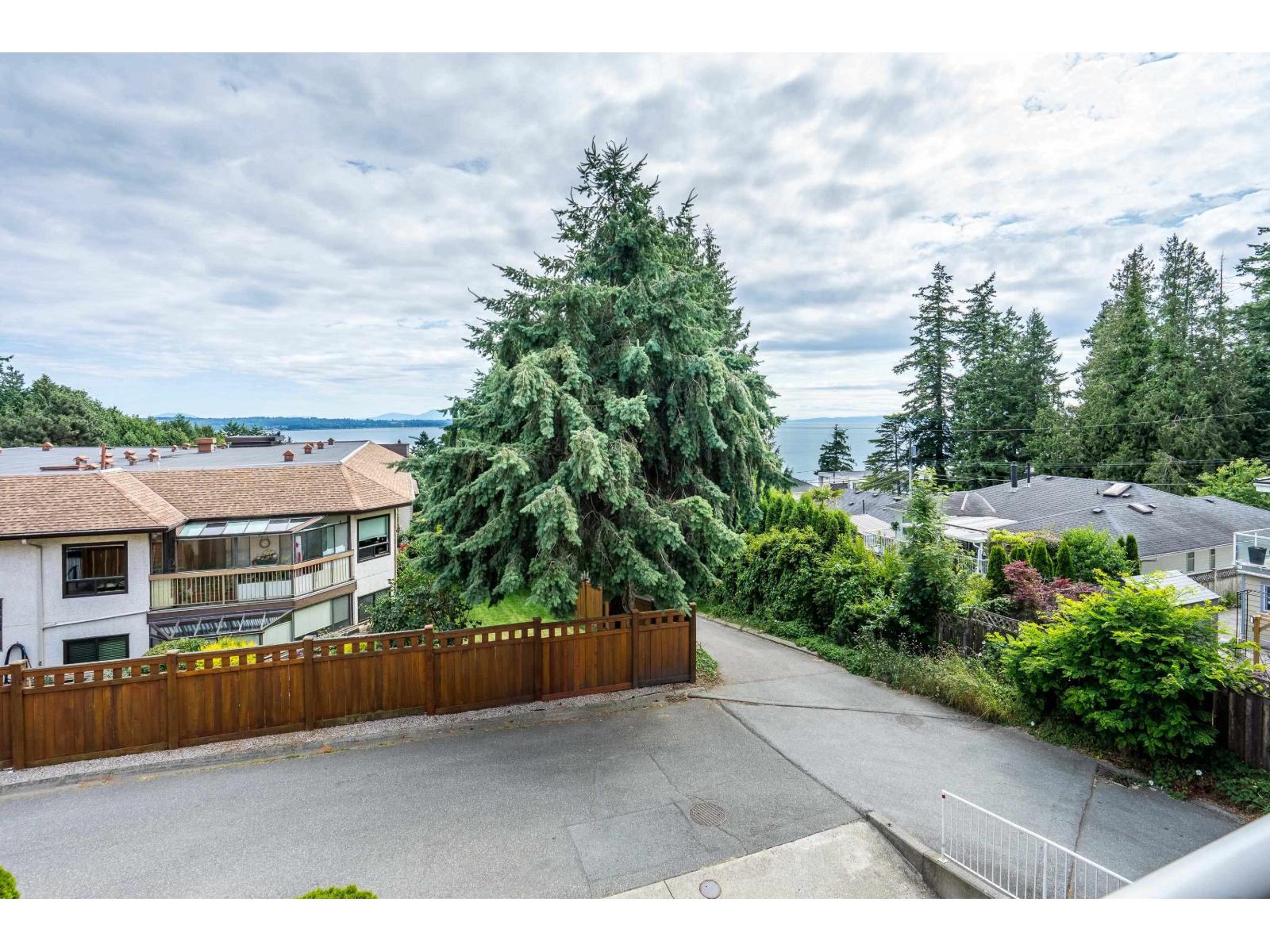 201 14934 Thrift Avenue, White Rock, British Columbia  V4B 2J9 - Photo 19 - R3155944