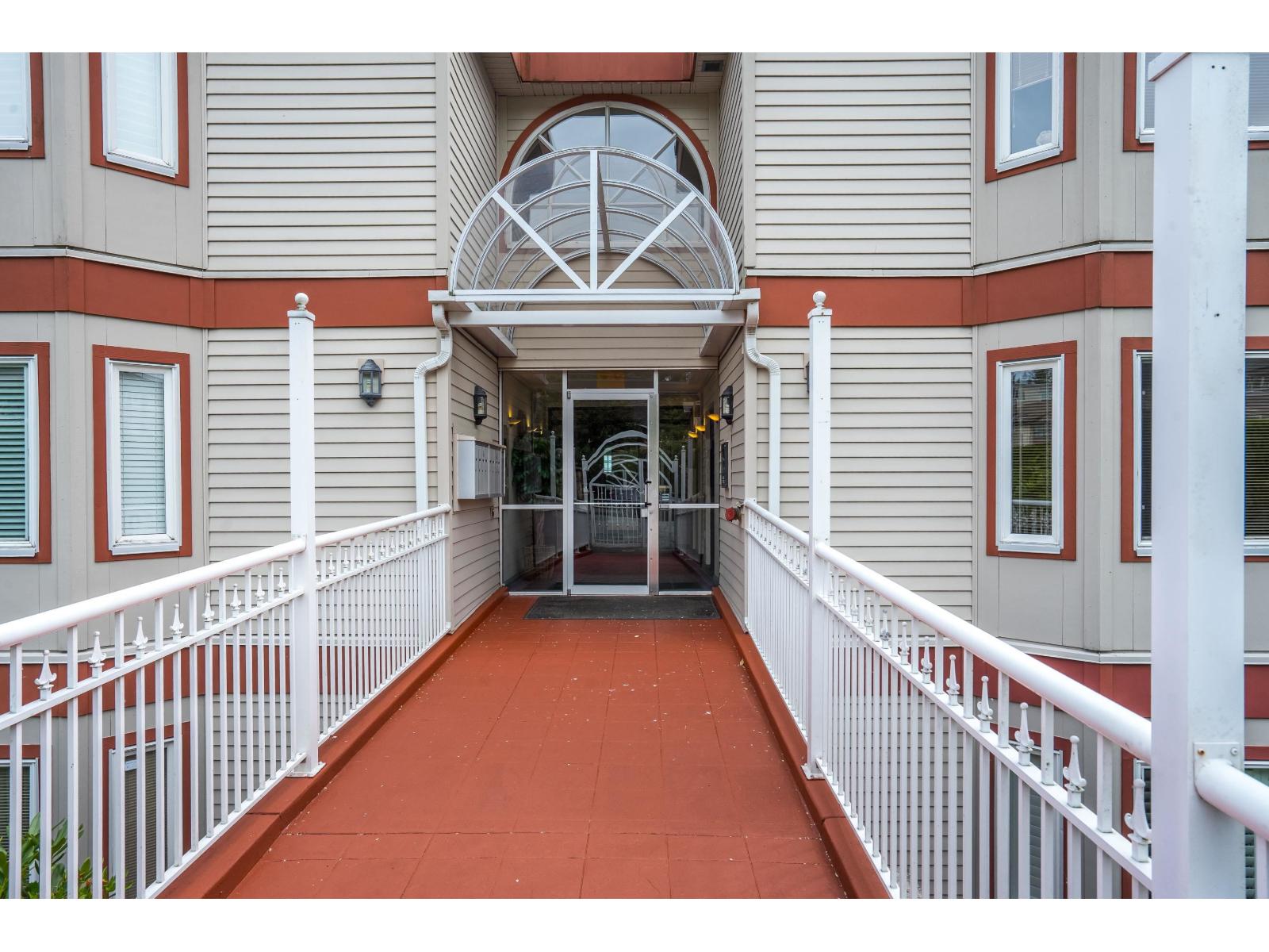 201 14934 Thrift Avenue, White Rock, British Columbia  V4B 2J9 - Photo 21 - R3155944