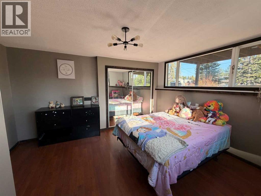 987 1 Avenue, Sundre, Alberta  T0M 1X0 - Photo 30 - A2312235