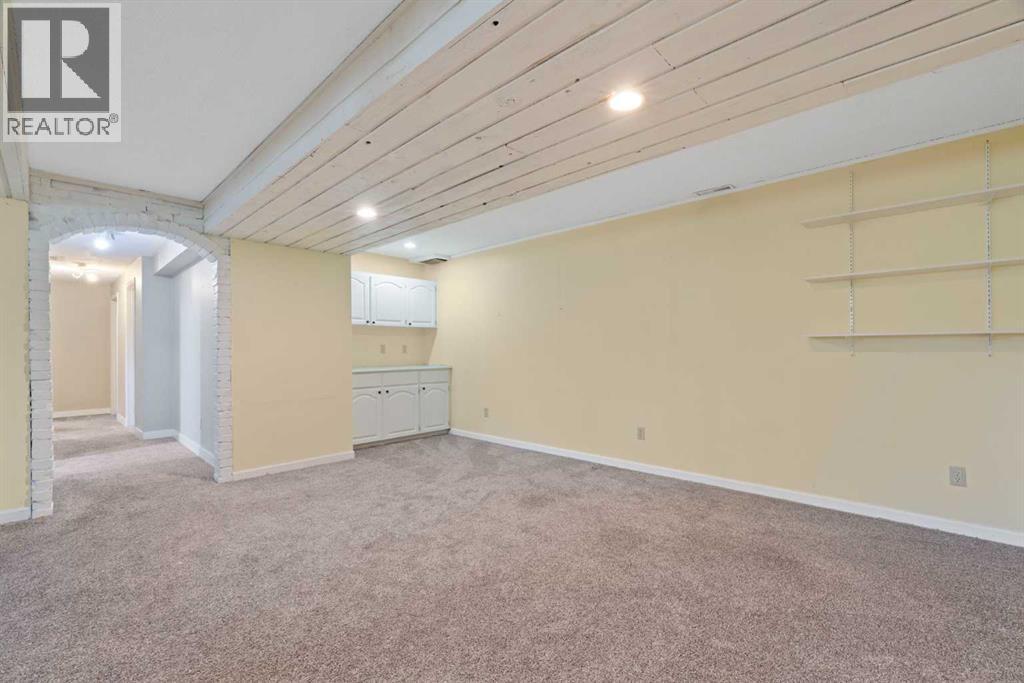 195 Lake Wapta Rise Se, Calgary, Alberta  T2J 2N4 - Photo 29 - A2336093
