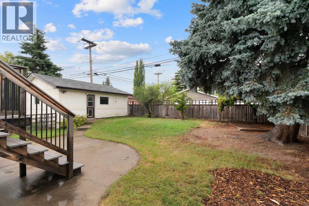 195 Lake Wapta Rise Se, Calgary, Alberta  T2J 2N4 - Photo 36 - A2336093