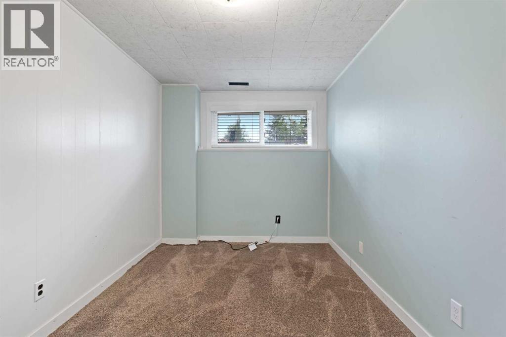 195 Lake Wapta Rise Se, Calgary, Alberta  T2J 2N4 - Photo 31 - A2336093