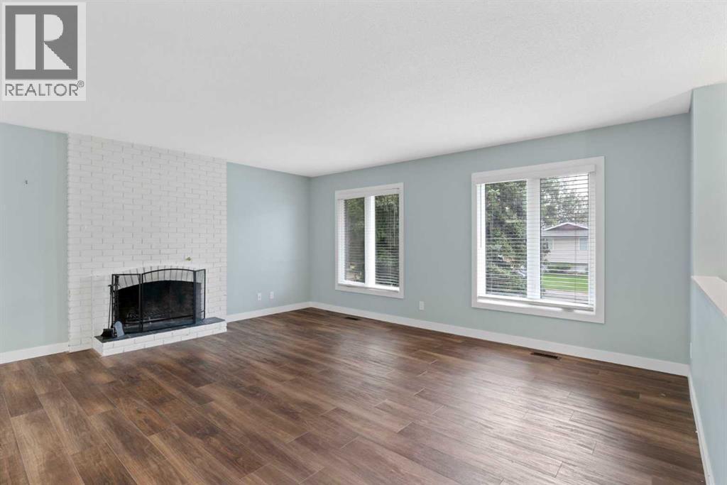 195 Lake Wapta Rise Se, Calgary, Alberta  T2J 2N4 - Photo 6 - A2336093