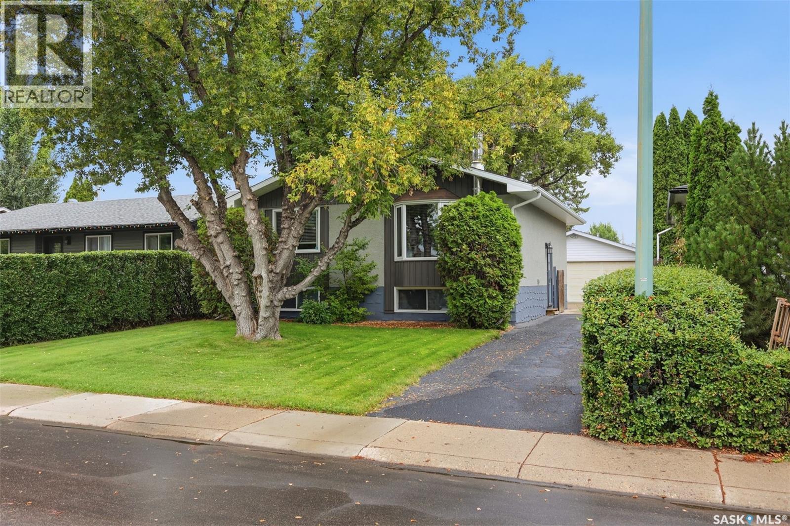 210 Lloyd Crescent, Saskatoon, Saskatchewan  S7L 4Z1 - Photo 1 - SK045620