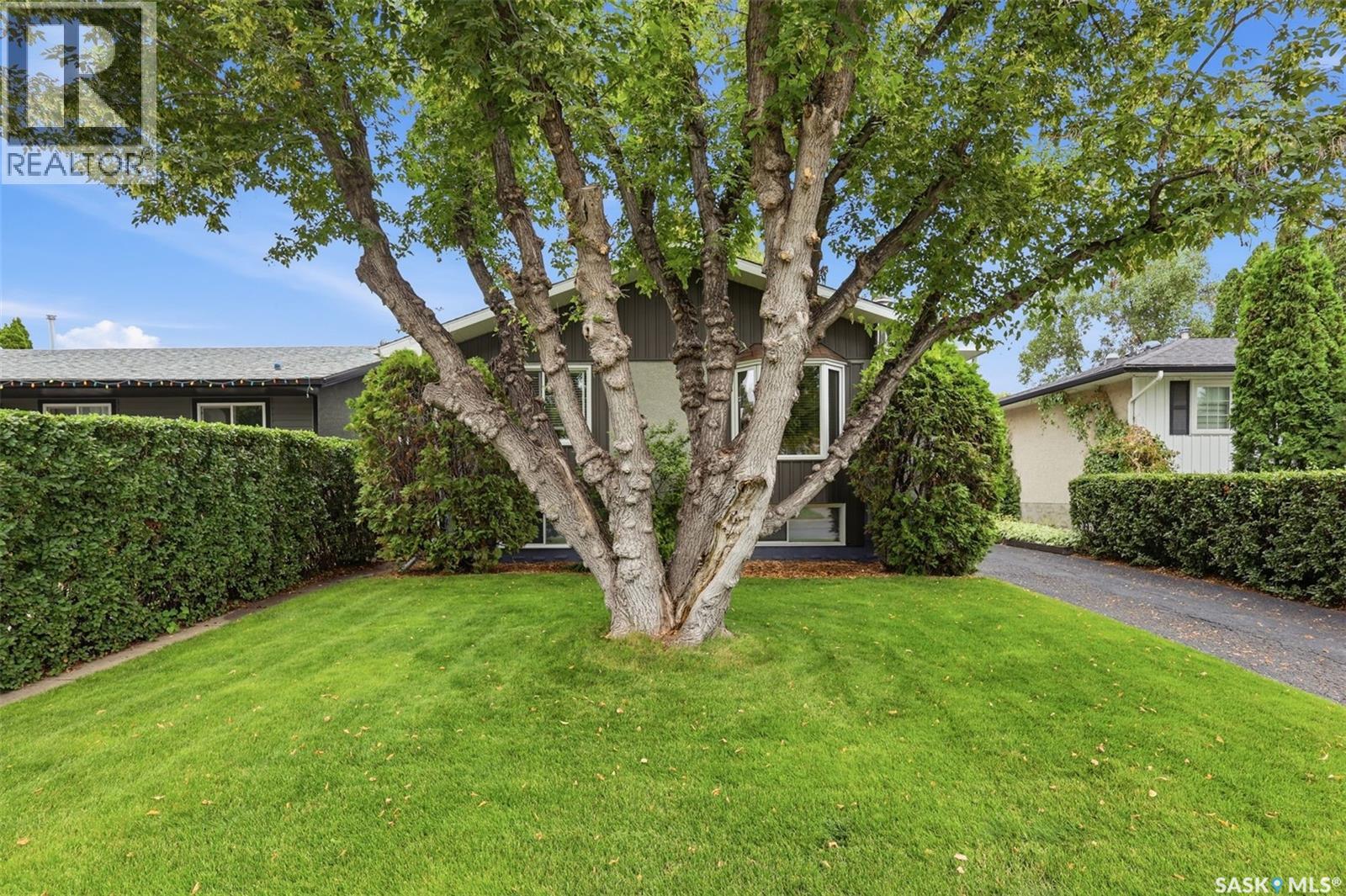 210 Lloyd Crescent, Saskatoon, Saskatchewan  S7L 4Z1 - Photo 2 - SK045620
