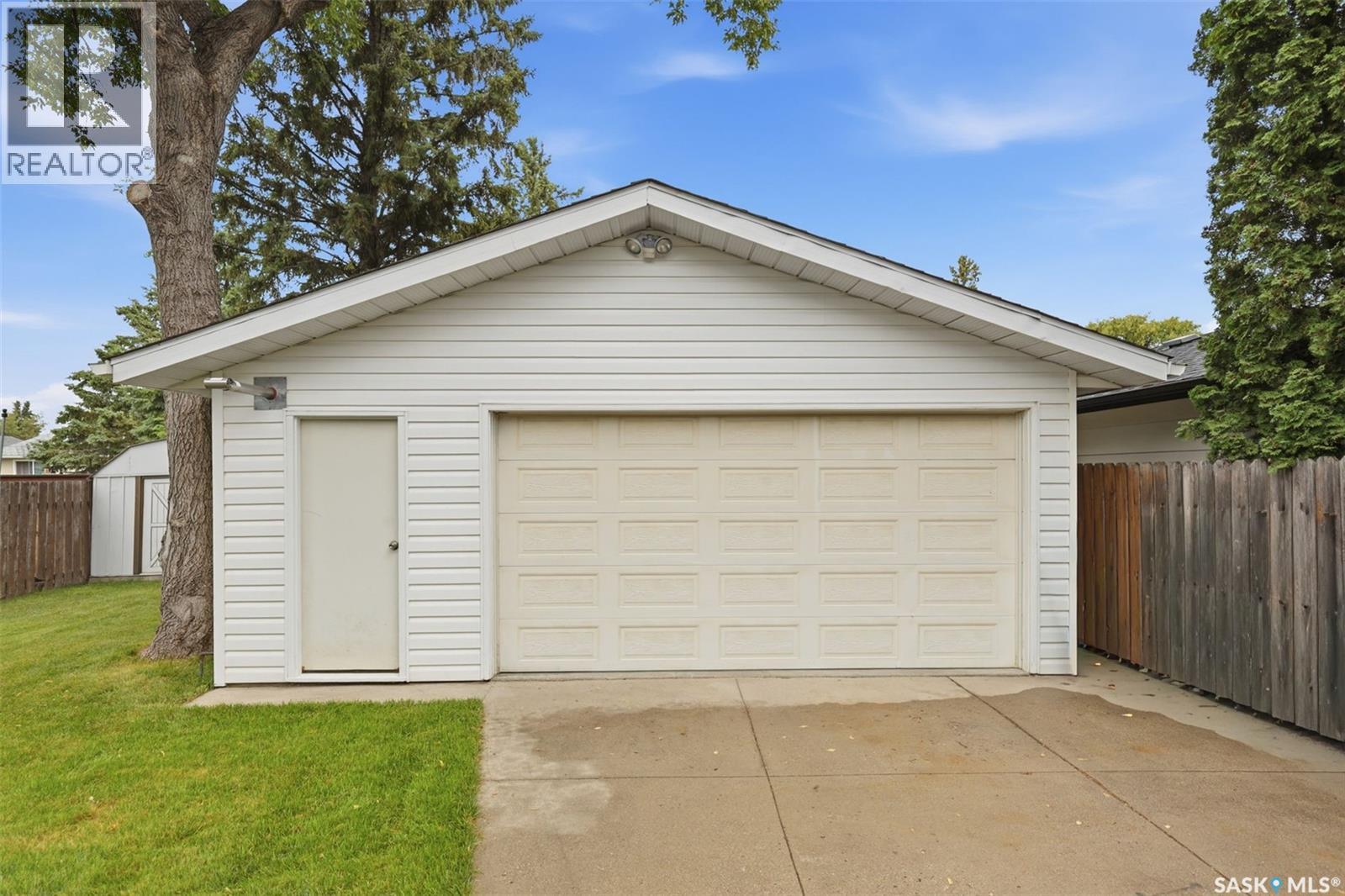 210 Lloyd Crescent, Saskatoon, Saskatchewan  S7L 4Z1 - Photo 8 - SK045620