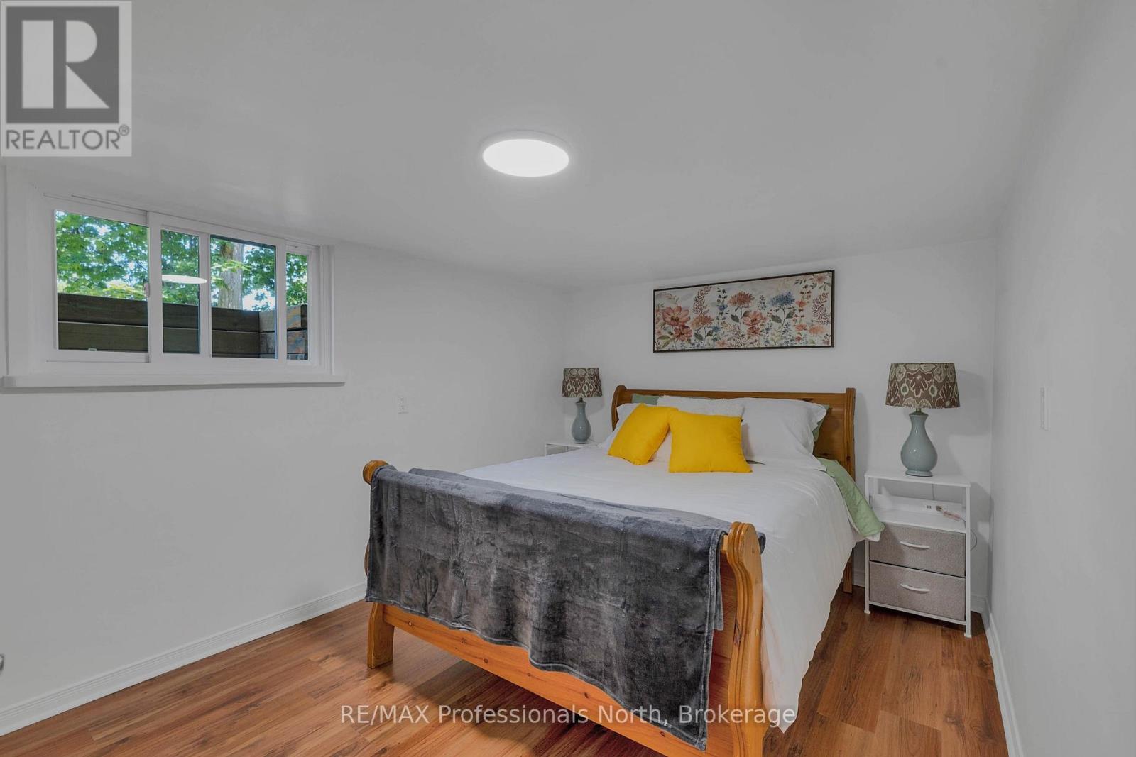 63 The Queensway N, Georgina, Ontario  L4P 0L2 - Photo 35 - N13677976