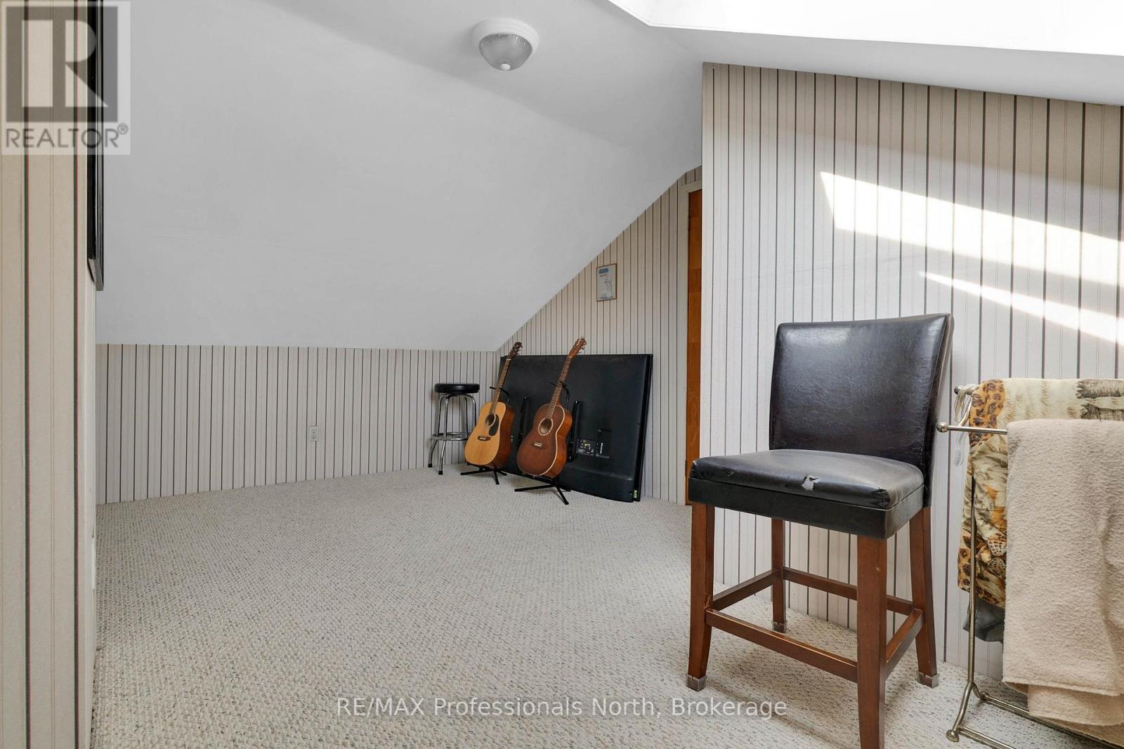 63 The Queensway N, Georgina, Ontario  L4P 0L2 - Photo 28 - N13677976
