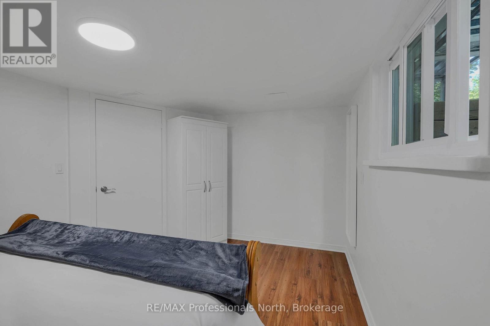 63 The Queensway N, Georgina, Ontario  L4P 0L2 - Photo 36 - N13677976
